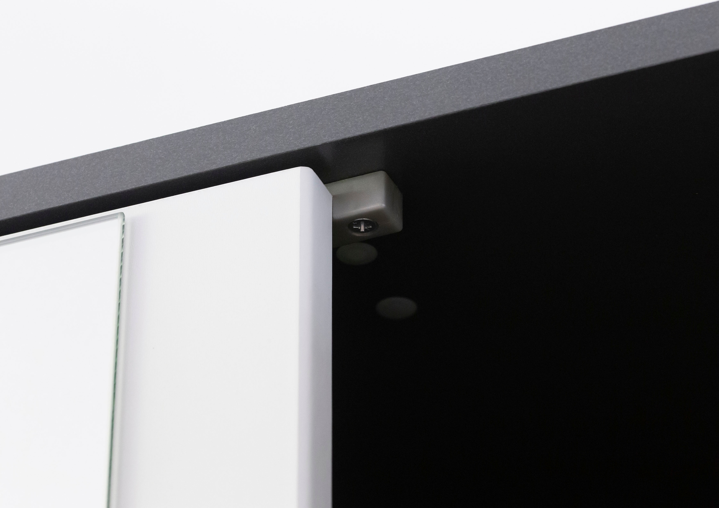 rauch Drehtürenschrank »Kleiderschrank Schrank Garderobe Wäscheschrank NAGATA viel Stauraum«, (in 3 verschiedenen Ausstattungen BASIC/CLASSIC/PREMIUM), mit modernen Stangengriffen in Graumetallic TOPSELLER MADE IN GERMANY