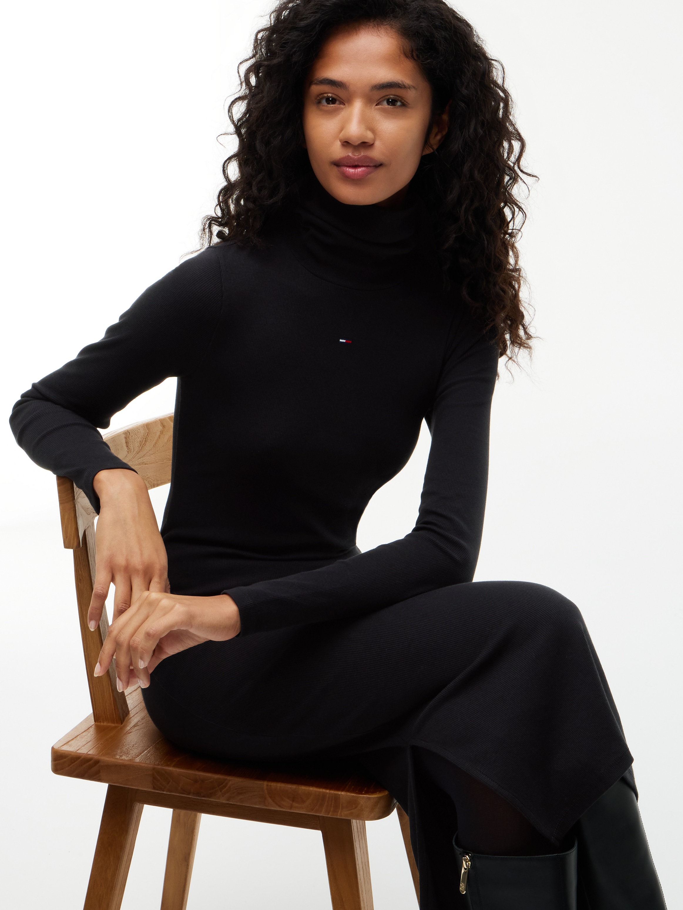 Tommy Jeans Jerseykleid »TJW TURTLNCK BODYCON MIDI DRESS« Baumwollmischung, figurbetont