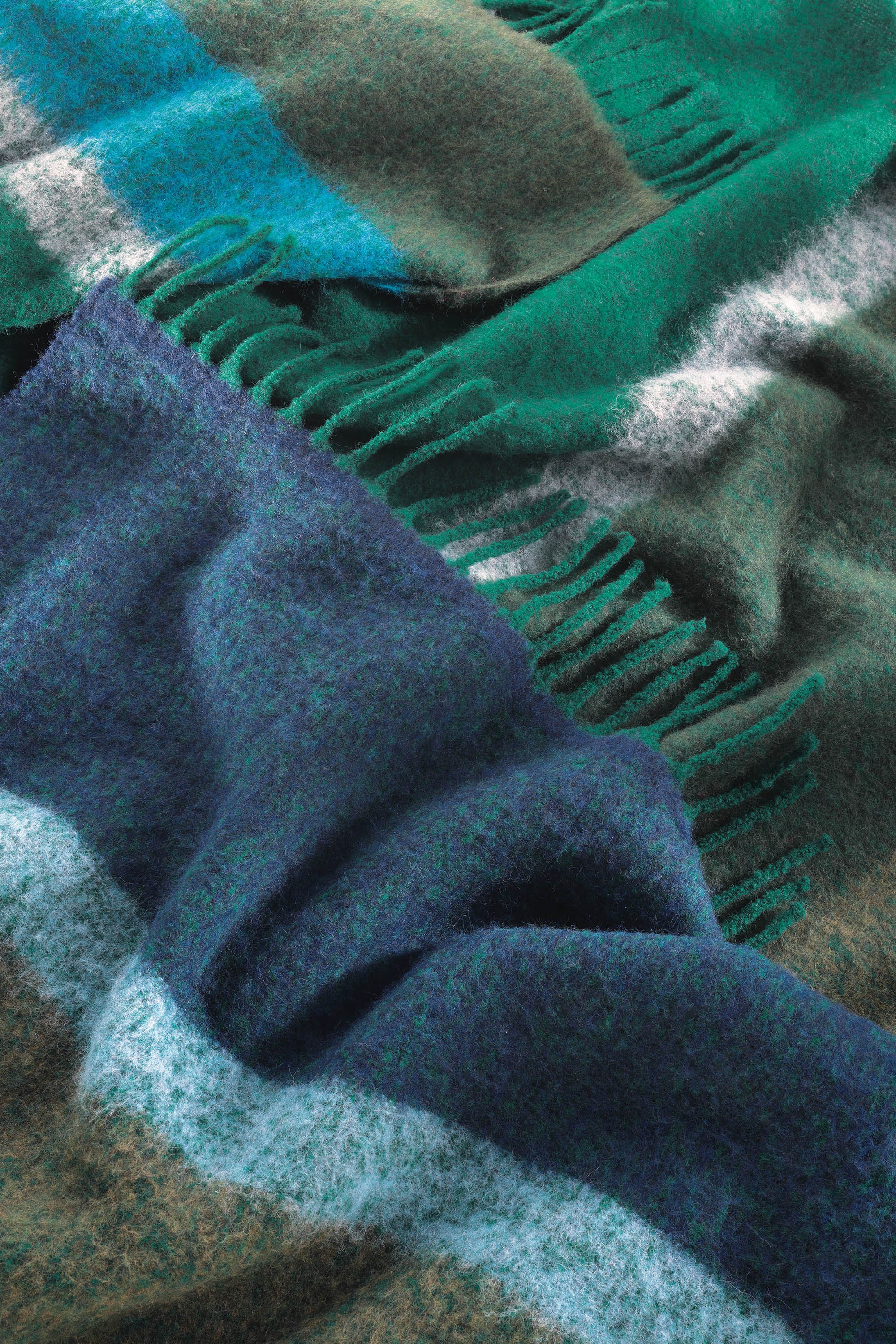 Biederlack Plaid »Flausch Look mit hochwertigen Fransen« Flausch-Optik