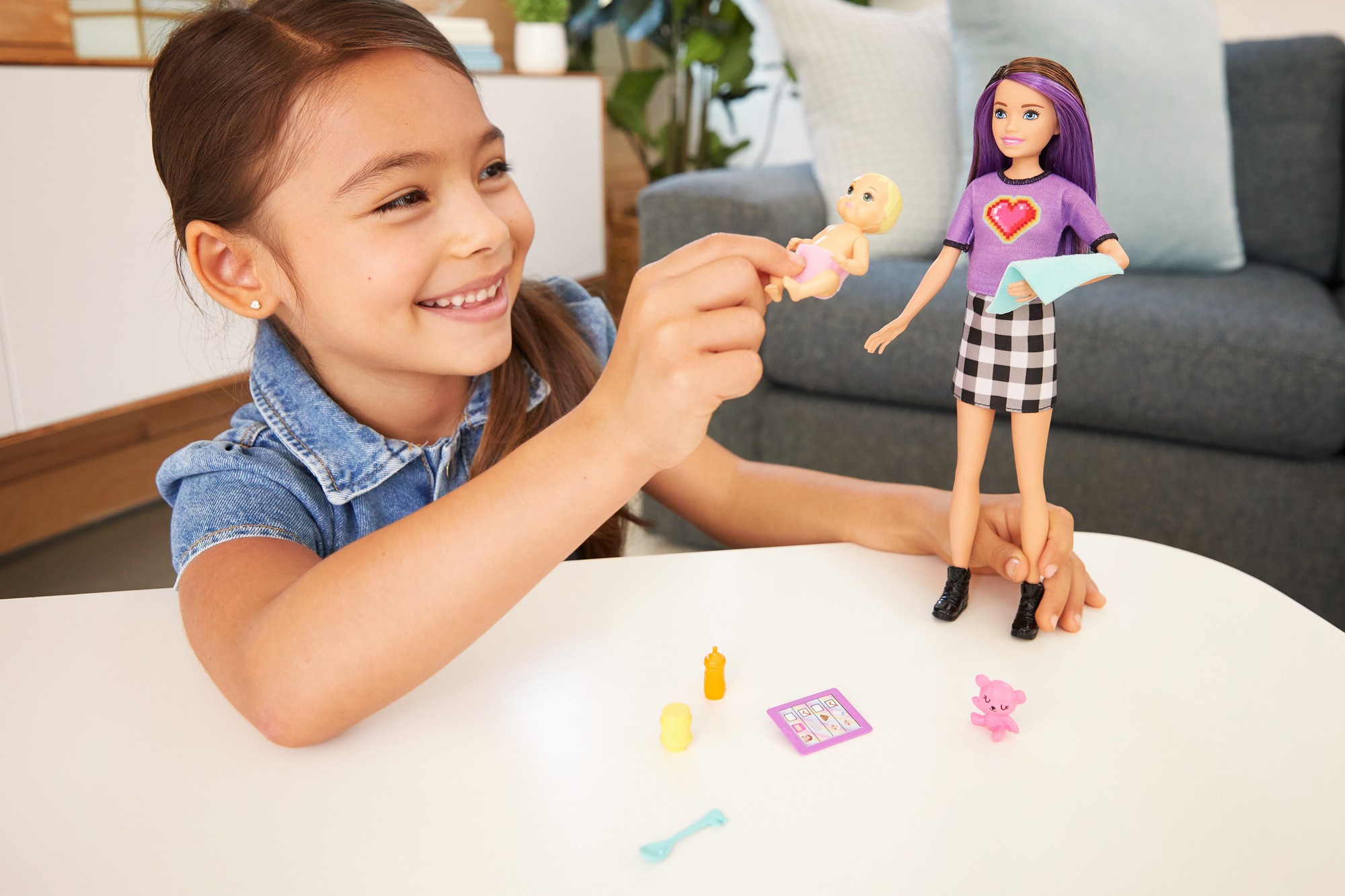 Barbie Anziehpuppe »Skipper Babysitters Inc. Skipper & Baby Puppe«, inklusive Zubehör