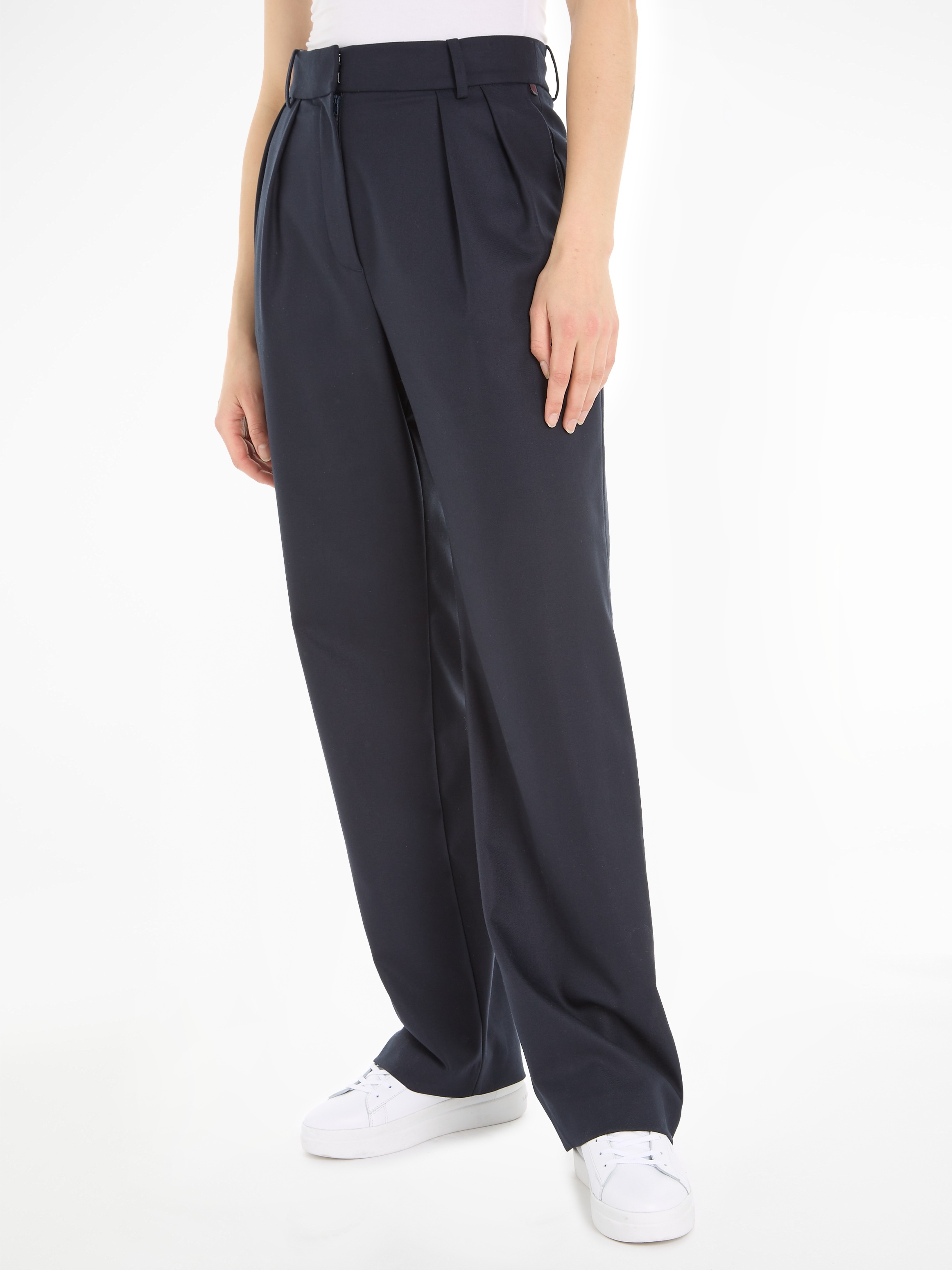 Tommy Hilfiger Webhose »MD CORE RELAXED STRAIGHT PANT«, mit Logostickerei auf der Rückseite