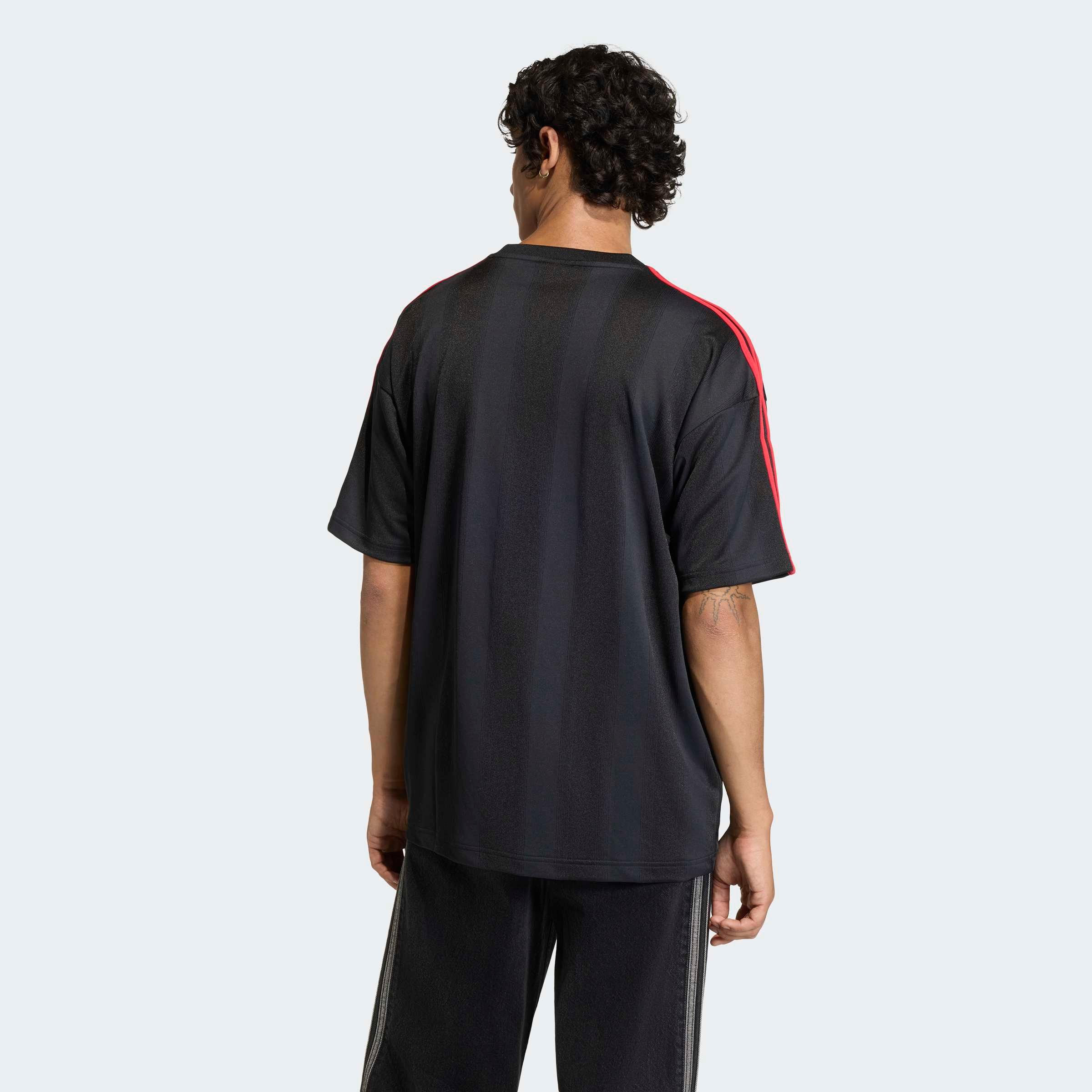 adidas Originals T-Shirt »ADIDAS ADICOLOR JACQUARD TRIKOT« lockere Passform, Rundhalsausschnitt, mit klassischem Trefoil Logo