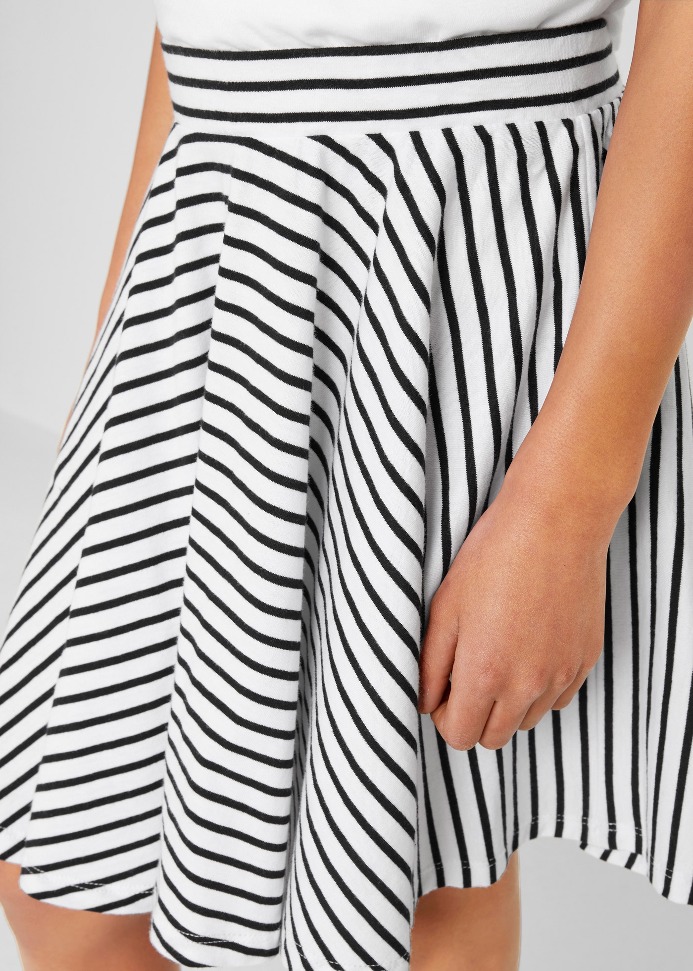 bonprix Jerseyrock Packung, 2 Stk. aus Jersey, kniefrei, ausgestellte Form, gestreift und uni