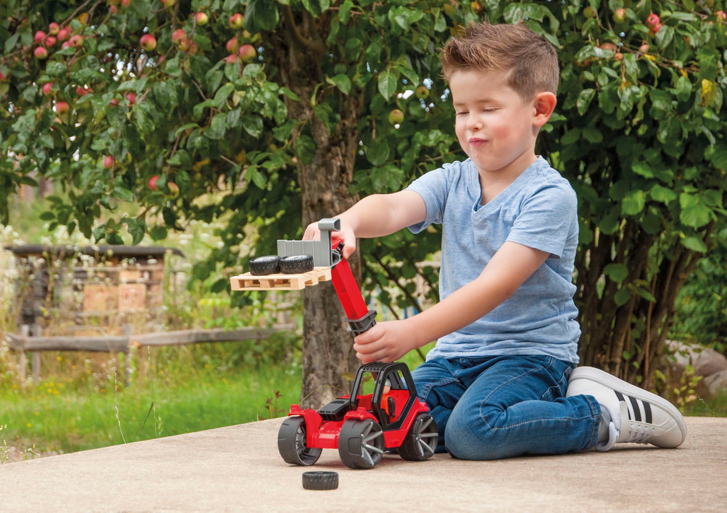 Lena® Spielzeug-Radlader »TRUXX² Teleskoplader«, inklusive Spielfigur; Made in Europe