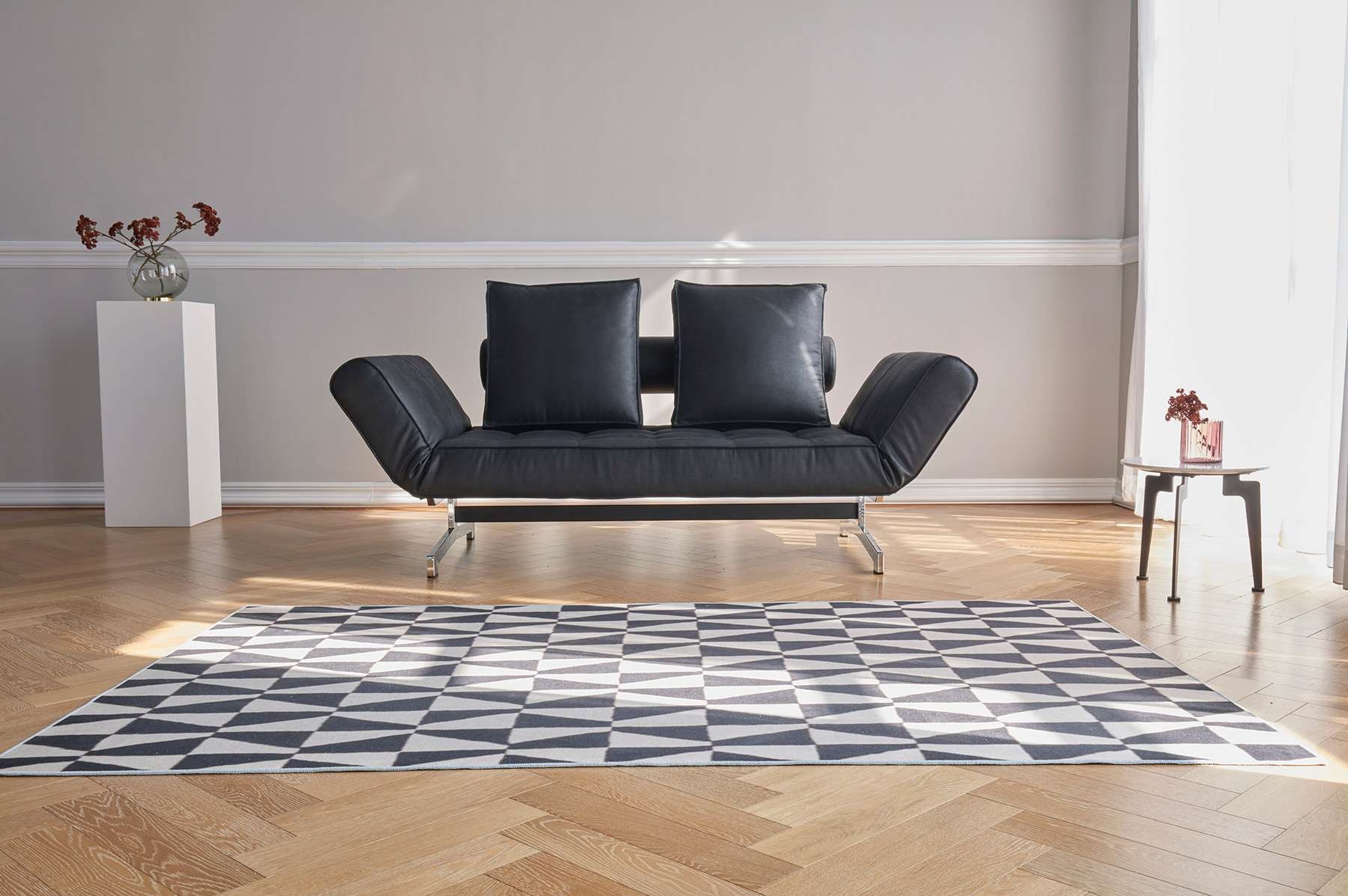 INNOVATION LIVING ™ 3-Sitzer »Ghia Schlafsofa, Multi-Wohlfühlsofa, Designfuß«, eine große Liegefläche mit geringer Stellfläche, beidseitig abklappbar