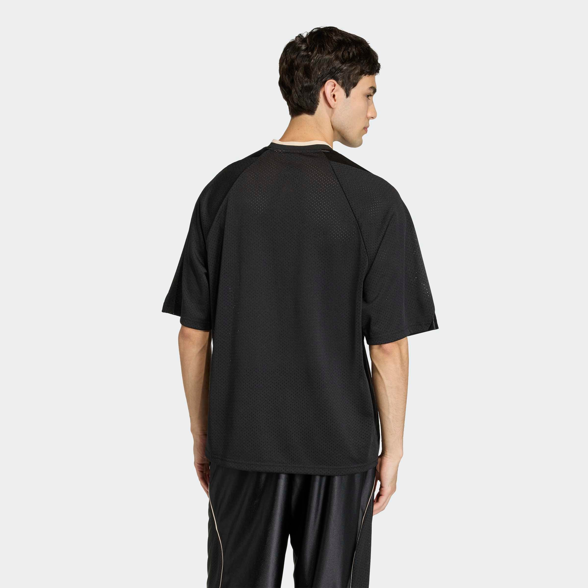 adidas Sportswear T-Shirt »STADIUM GRAPHIC MESH« lockerer Schnitt, mit V-Ausschnitt, mit auffälliger Grafik