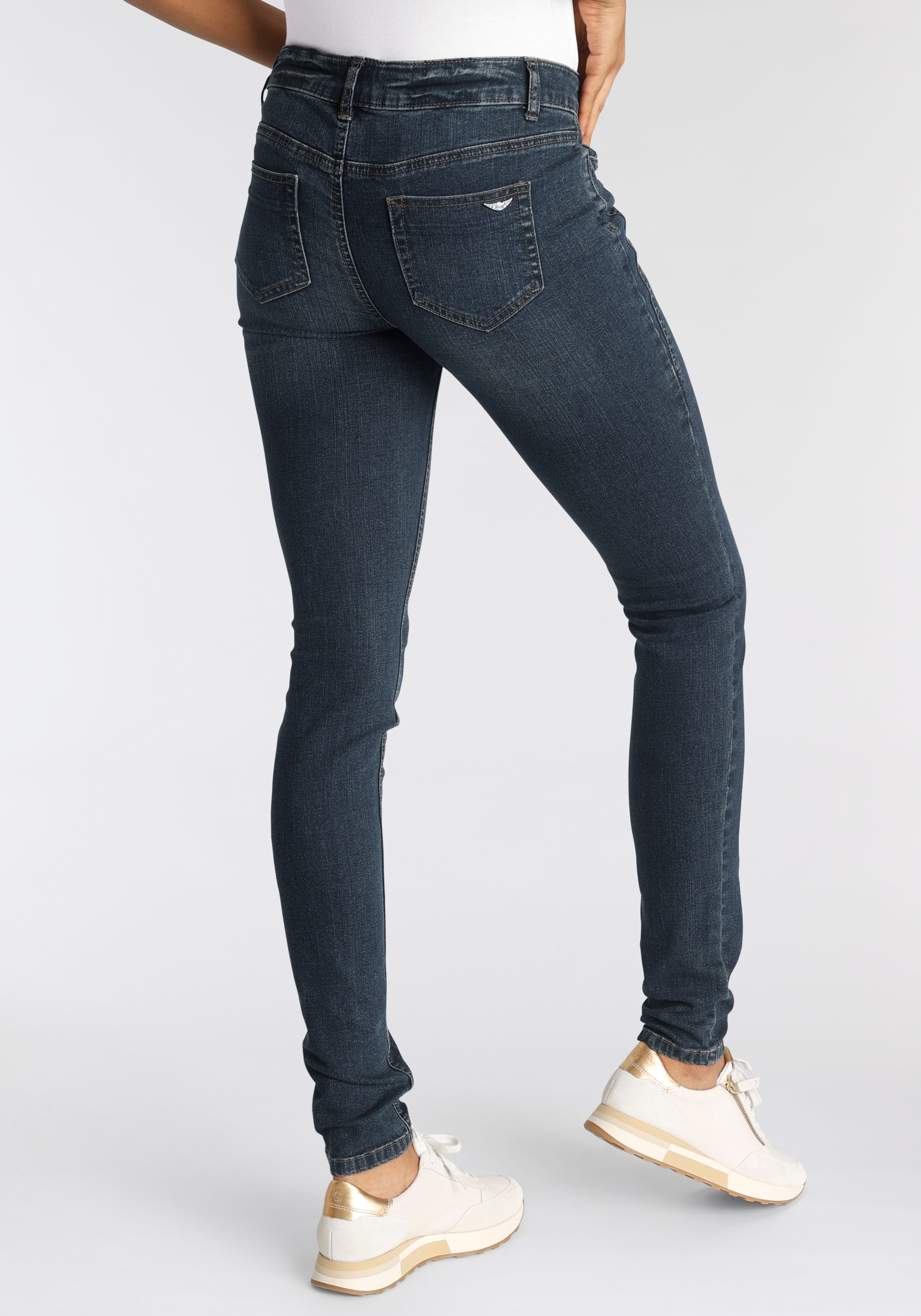 Arizona Skinny-fit-Jeans »mit Keileinsätzen«, extra-enger Beinschnitt, niedrige Leibhöhe