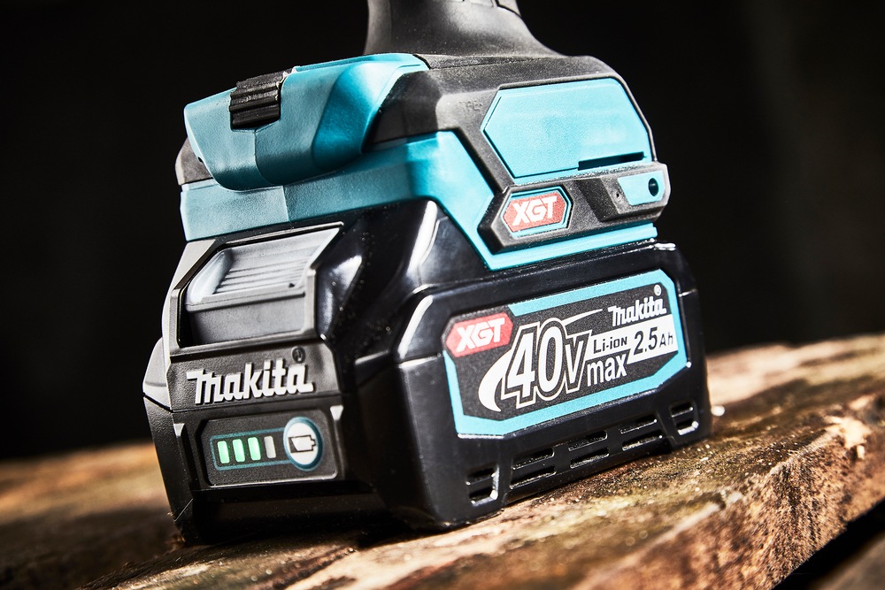 Makita Akku-Bohrschrauber »»DF001GD201««, (XGT, 40V max., 140 Nm, 0-2.600 min-1), Inkl. MAKPAC Größe 3, Schnellladegerät DC40RA und 2x BL4025 Akkus
