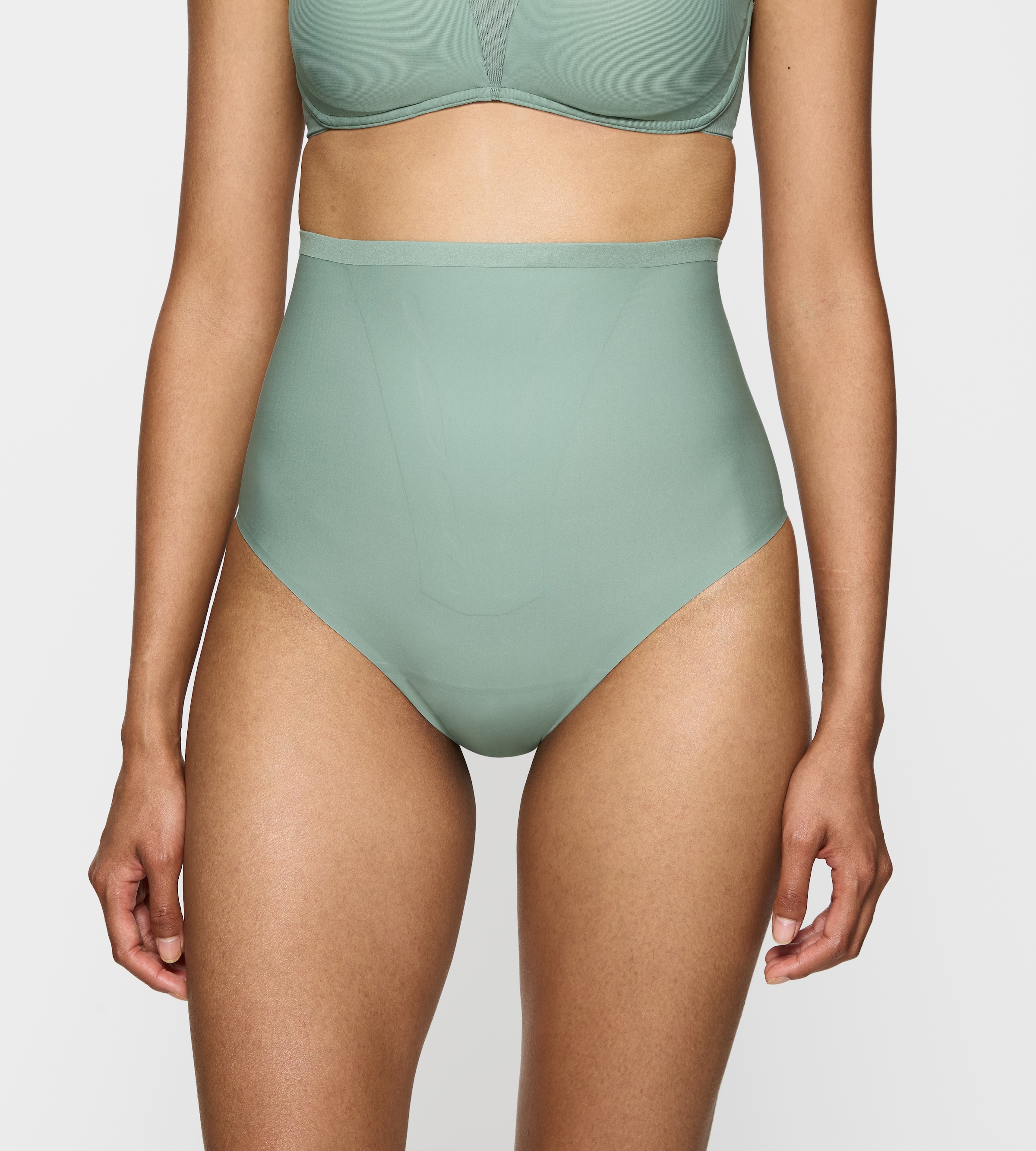 Triumph Shapingslip »Shape Smart Highwaist String«, glättend, leicht formend, hochgeschnitten