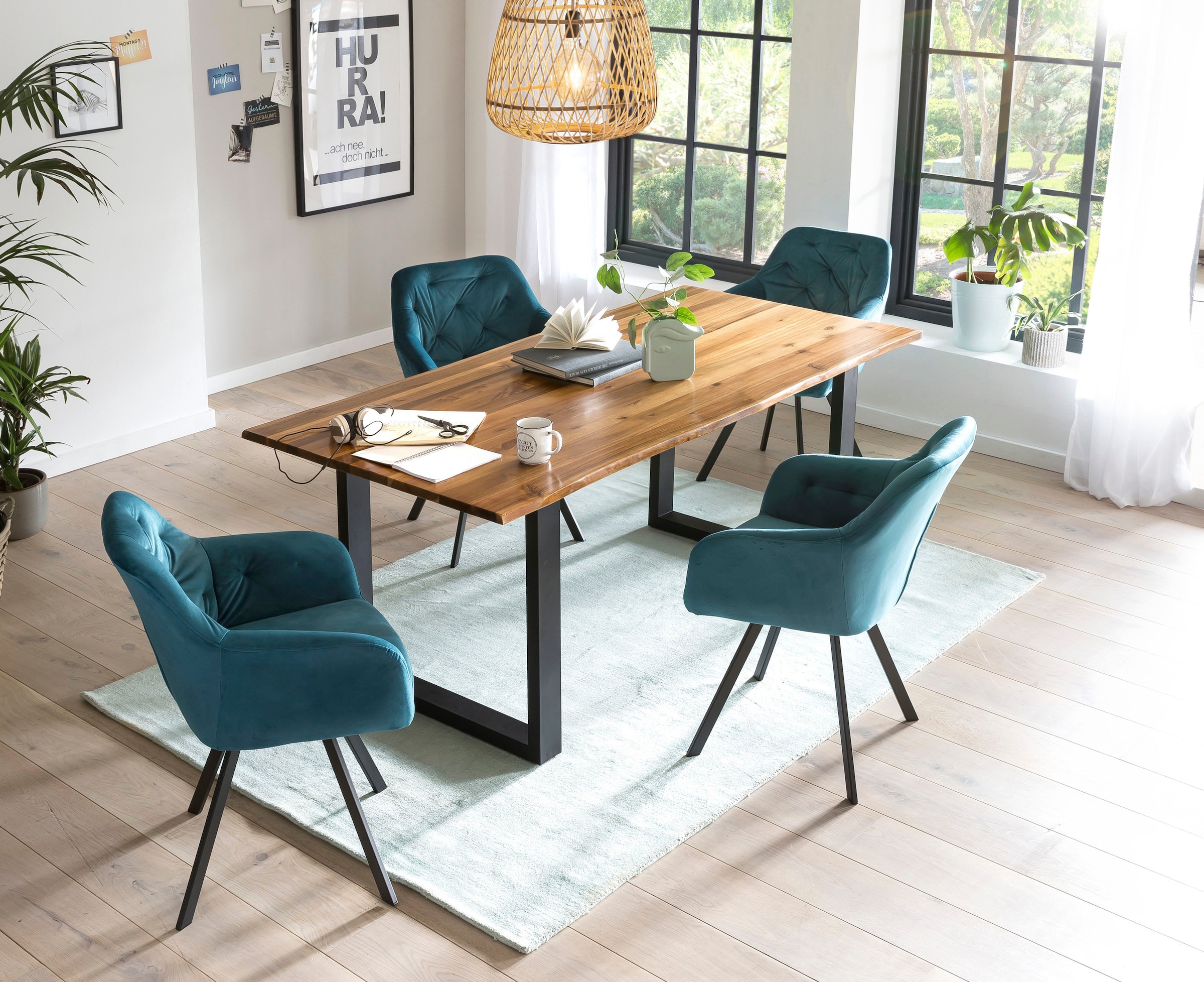 SalesFever Baumkantentisch, Sichtbare Maserung und Astlöcher, Esstisch aus  Massivholz auf Rechnung bestellen | 4-Fuß-Stühle