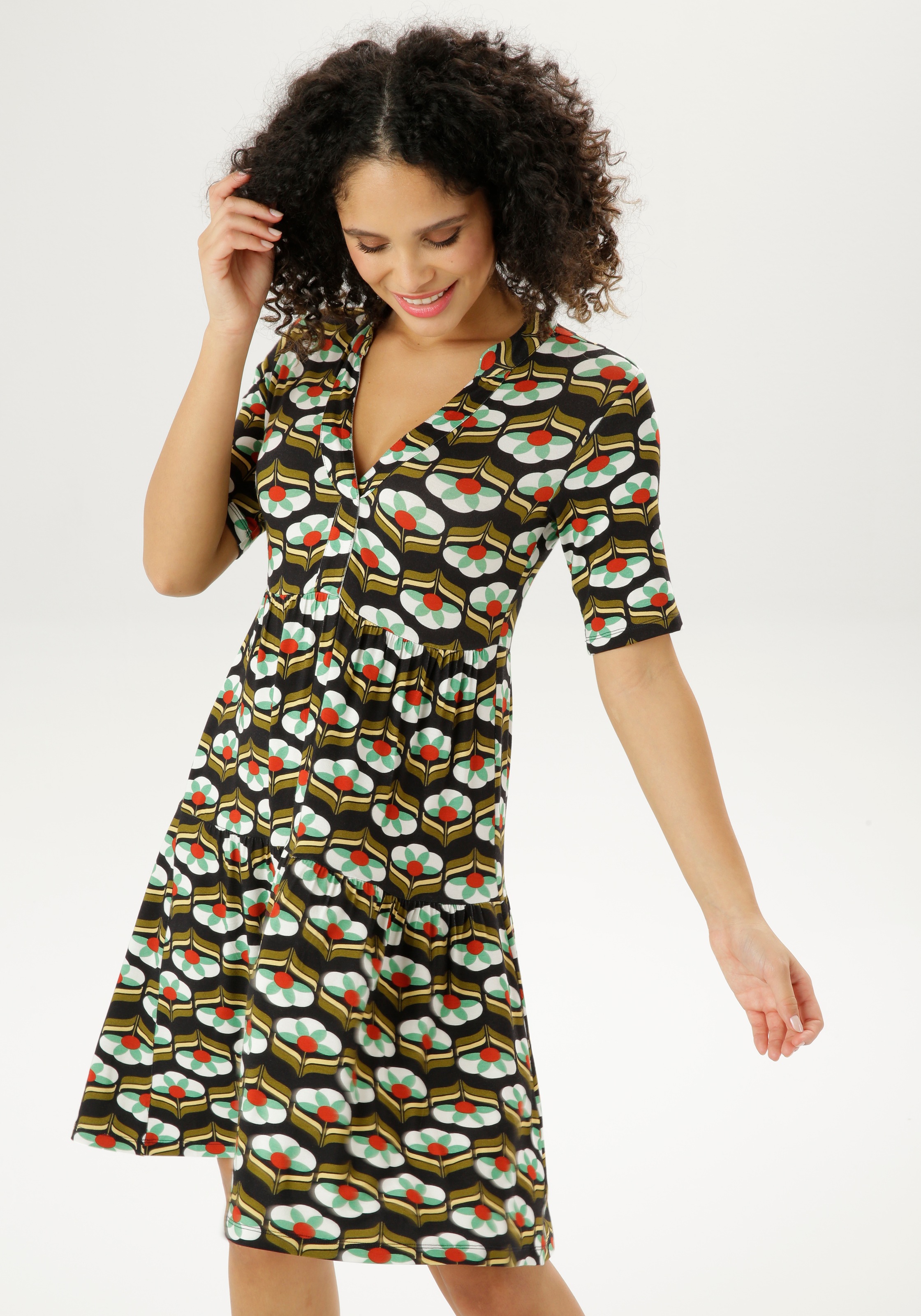 Aniston CASUAL Sommerkleid, mit trendigem Druck im Retro-Look - NEUE KOLLEKTION kaufen