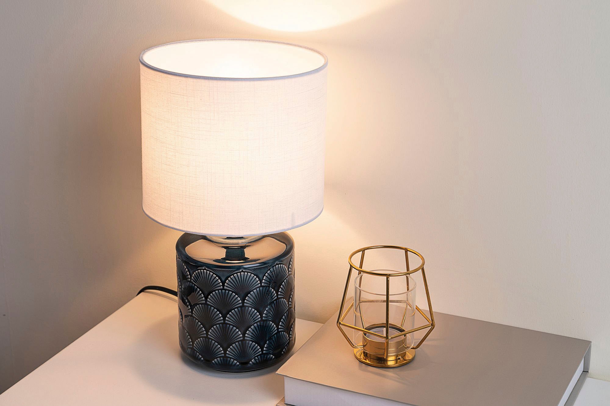 Pauleen Tischleuchte »Glowing Midnight«, 1 flammig, Leuchtmittel E14 | ohne Leuchtmittel, E14, Stoffschirm, Blau, Weiß, Keramik