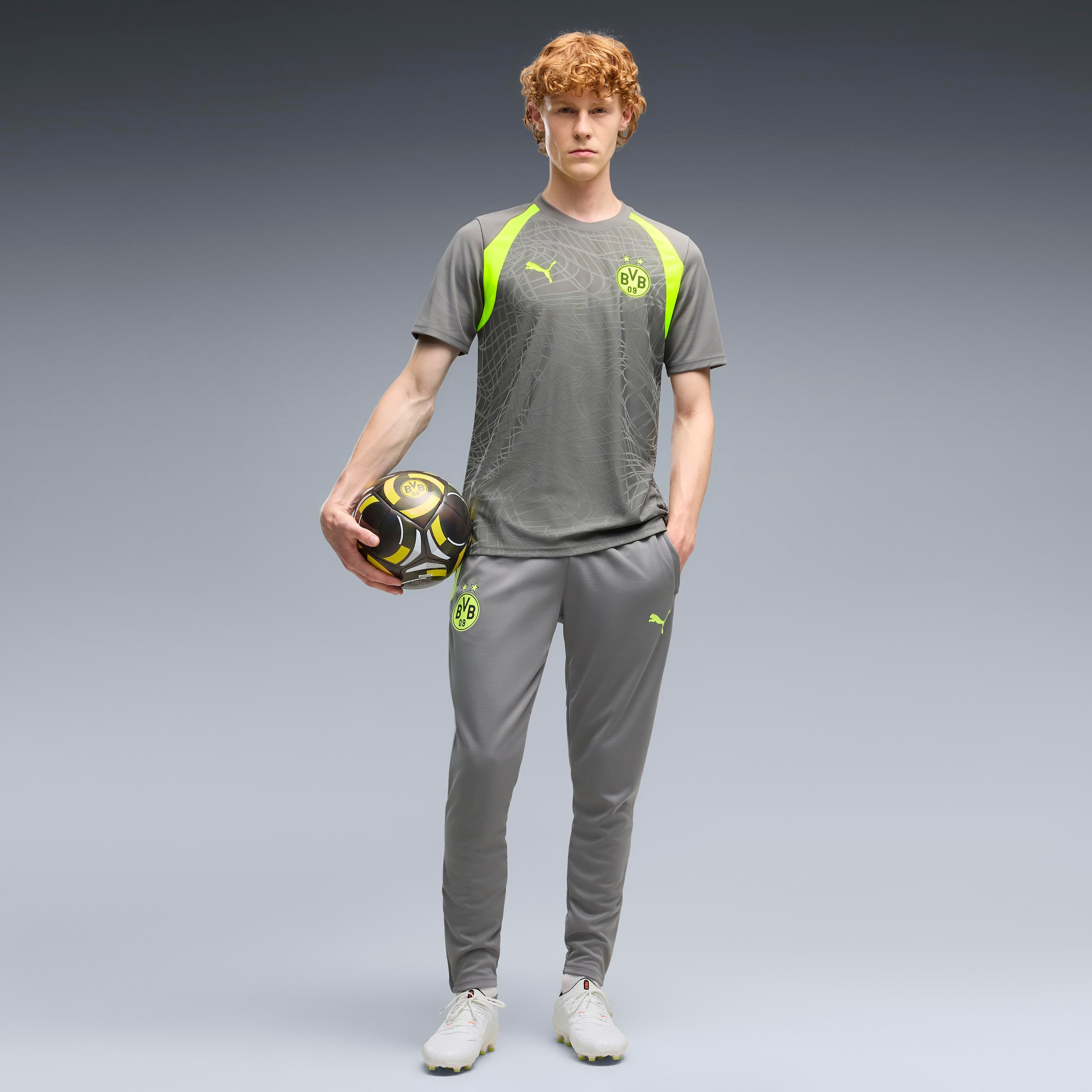 PUMA Fußballtrikot »BVB TRAINING JERSEY« mit sportlichem Stil, Kurzarmdesign, gemusterte Optik, Slim Fit