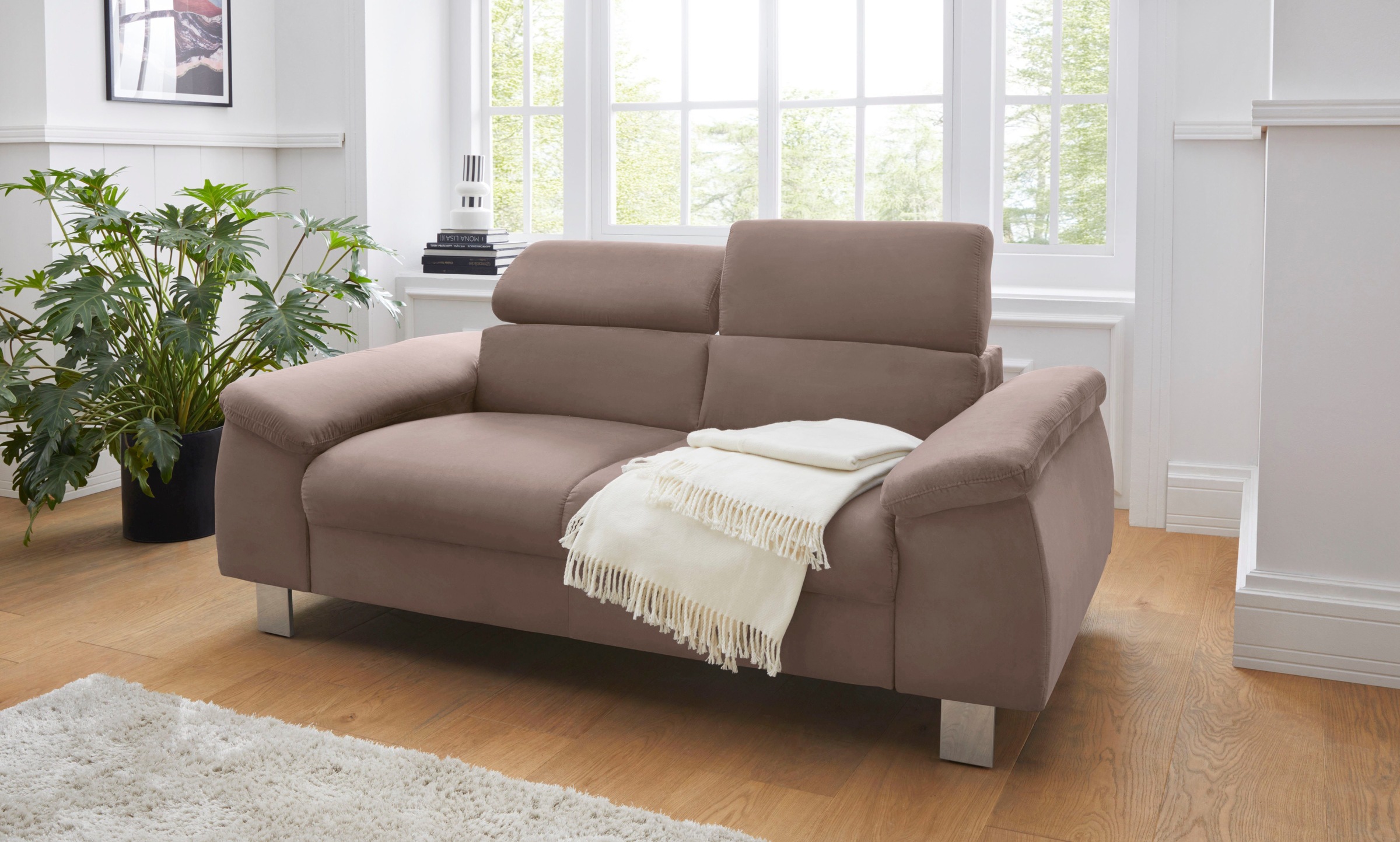COTTA Polstergarnitur »Komaris«, (Set), Set bestehend aus: 2-Sitzer mit Kopfteilverstellung & Hocker