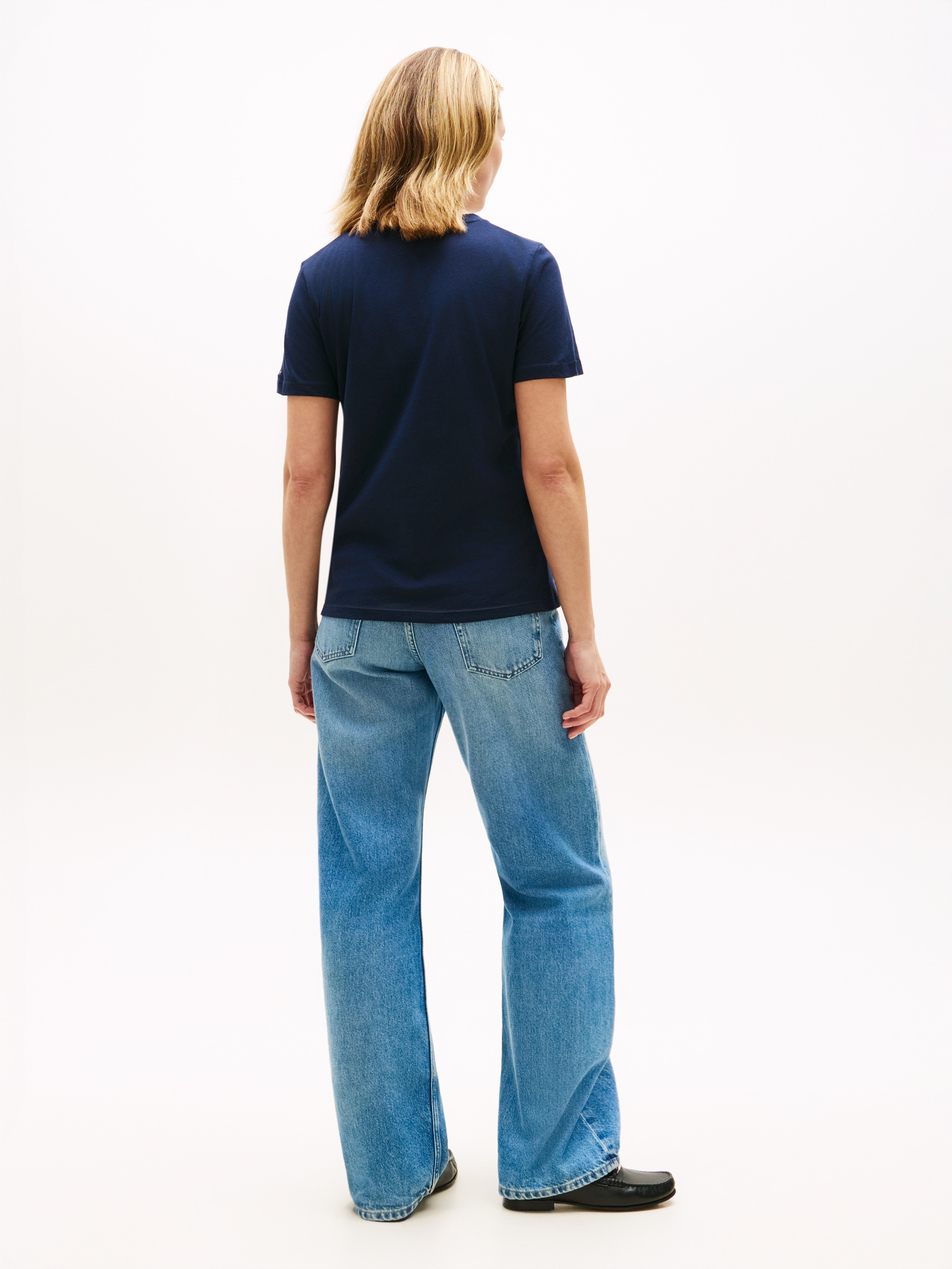 Tommy Hilfiger Kurzarmshirt »REG CORP LOGO C-NK mit Logoschriftzug und Stickerei« Baumwolle