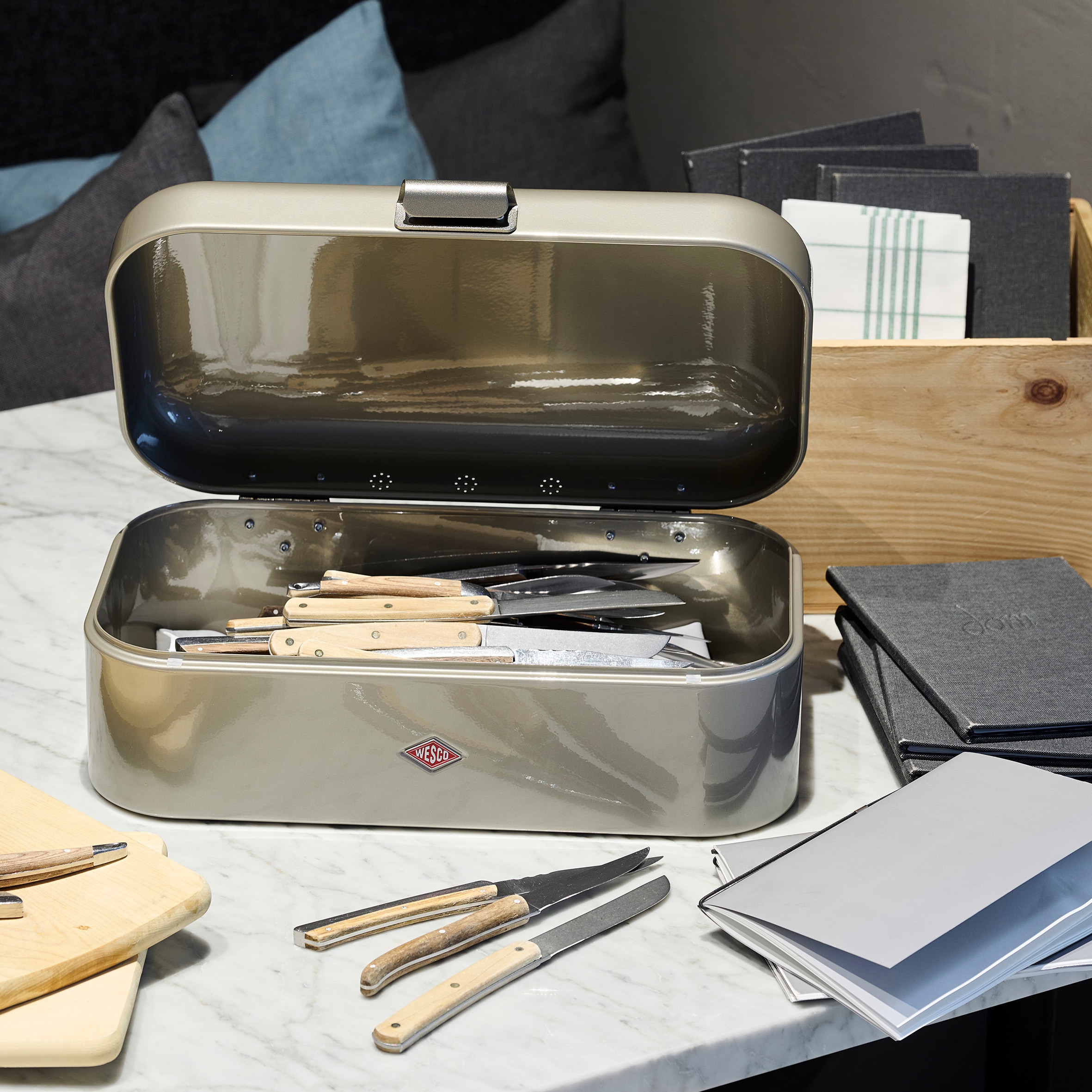 WESCO Brotkasten »Grandy - Brotdose« 1 Stk. tlg. Lüftungslöcher auf der Rückseite, Metallschaniere