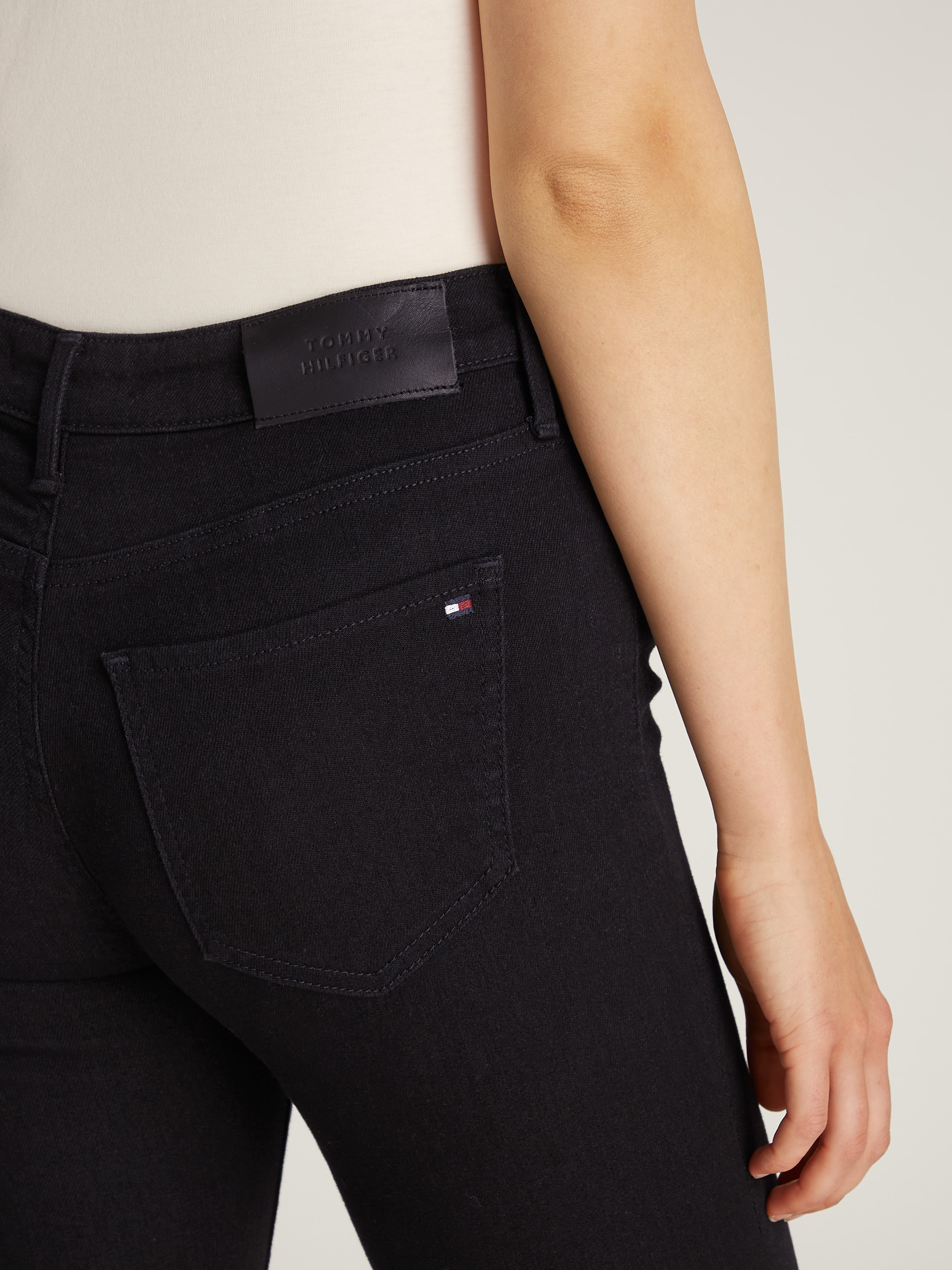 Tommy Hilfiger Skinny-fit-Jeans »COMO Skinny Regular Waist«, mit Logo-Badge, in Knöchellänge