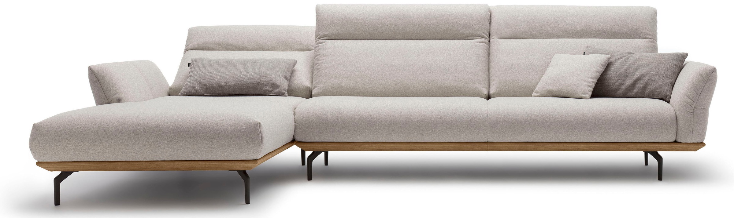 Creation BY ROLF BENZ Ecksofa »CR.460 Designsofa mit erstklassigem Sitzkomfort« Sockel in Nussbaum, Winkelfüße in Umbragrau, Breite 338 cm