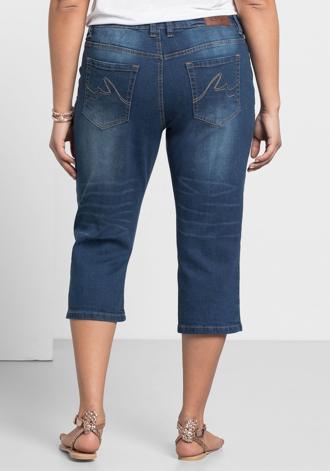 Sheego 3/4-Jeans »Caprijeans "Die Schmale" mit Used-Effekten«
