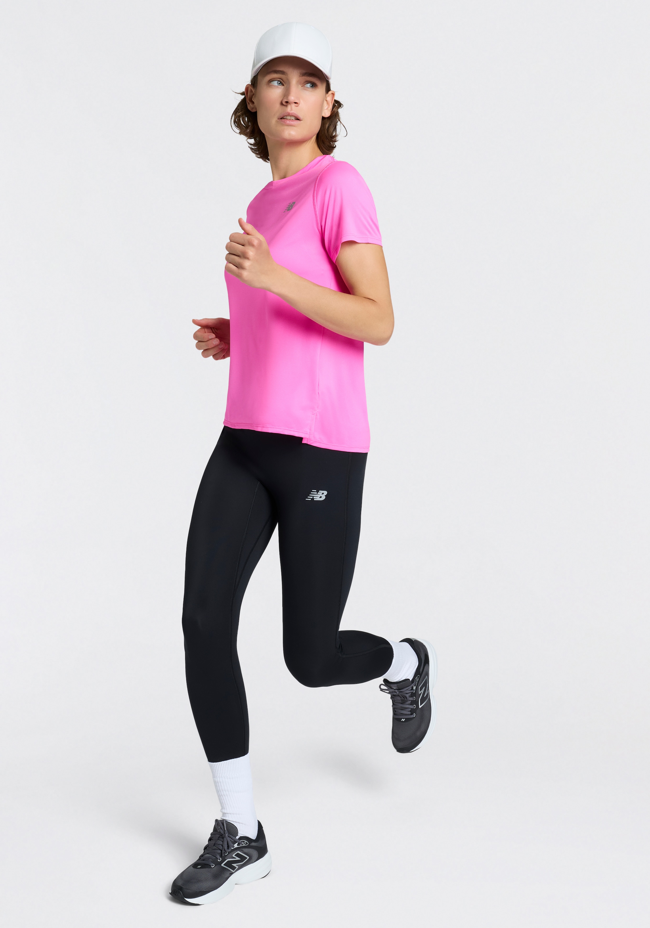 New Balance Trainingstights »NB ESSENTIAL HIGH RISE LEGGING 25”«  aus Polyester und Elasthan, bequeme Passform, hoher Bund