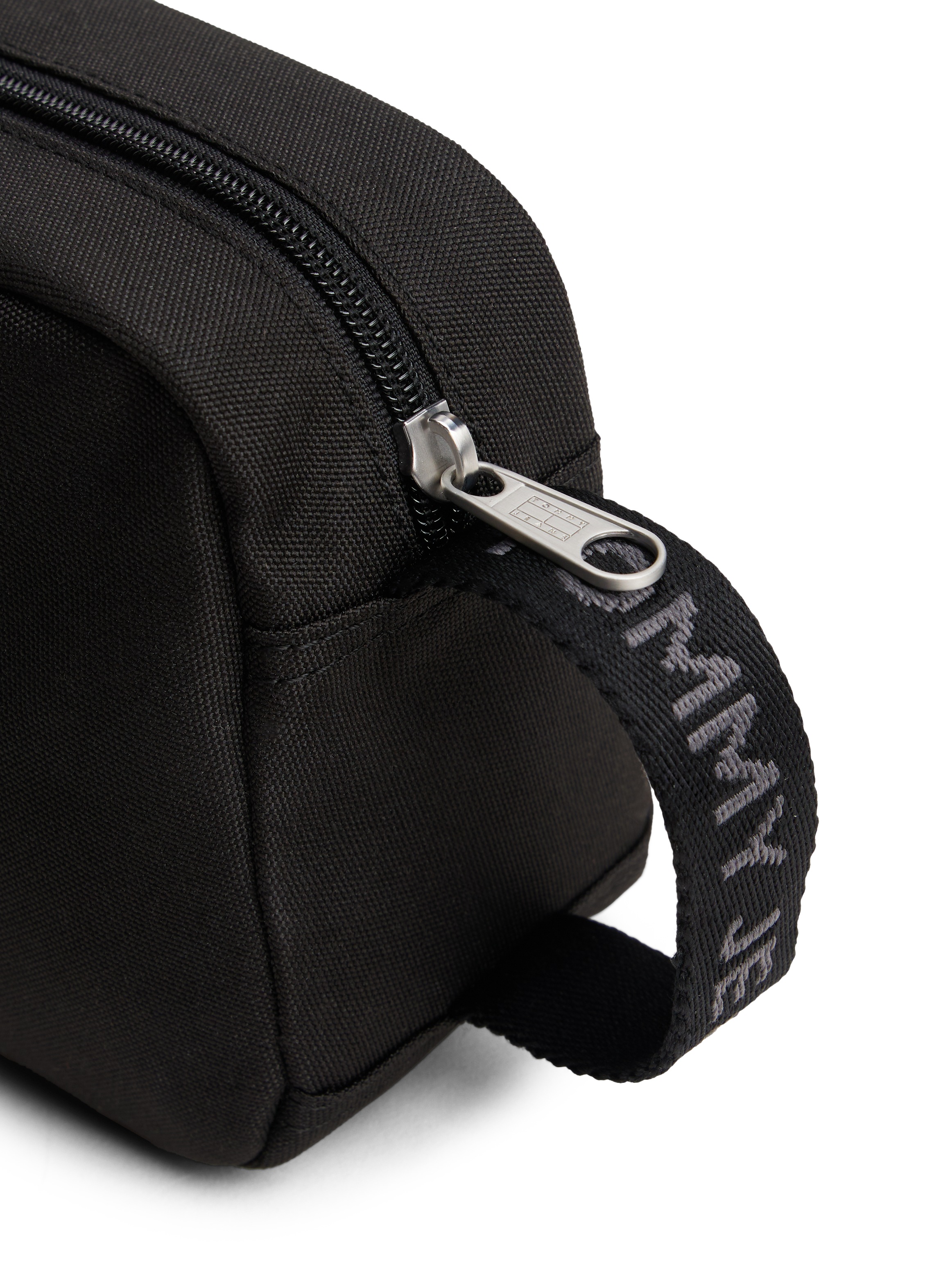 Tommy Jeans Kulturbeutel »TJM ESS DAILY WASHBAG« , Unisex Kosmetiktasche, Minibag mit Flaggen-Aufnäher