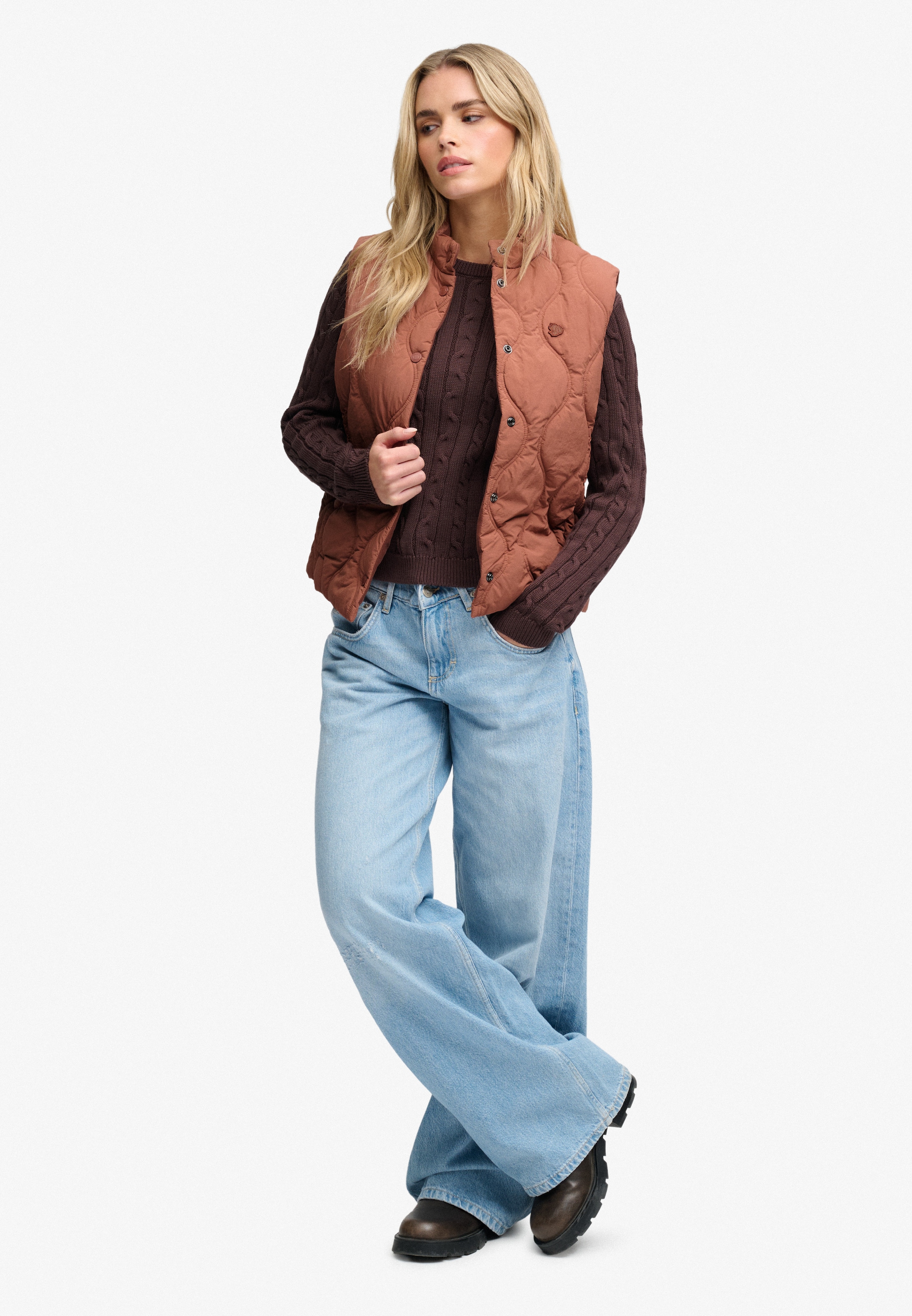 Superdry Steppweste »ONION QUILT CRINKLE SNAP GILET« aus Nylon, Slim Fit, mit Reißverschluss, in normaler Länge
