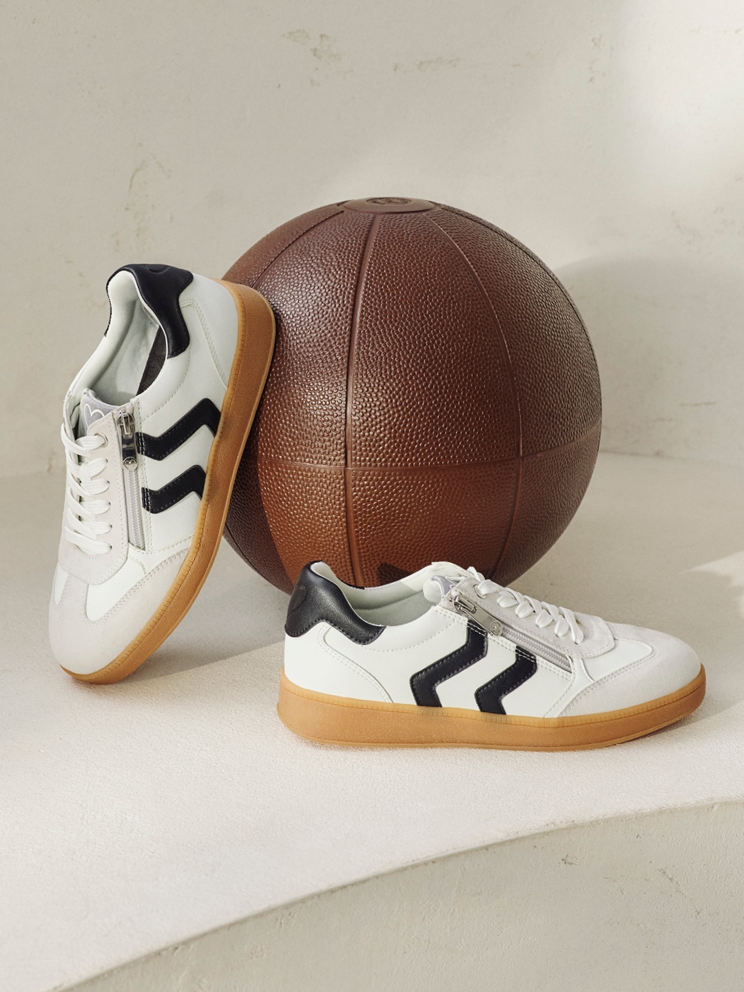 MARCO TOZZI Plateausneaker  , Freizeitschuh, Halbschuh, Schnürschuh mit Kontrastbesatz