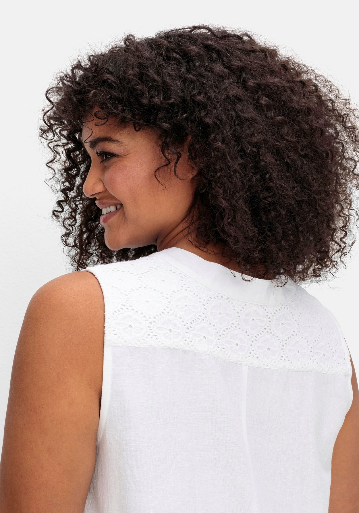 Sheego Shirttop »Webtop mit Spitzenbesatz, mit Leinenanteil«