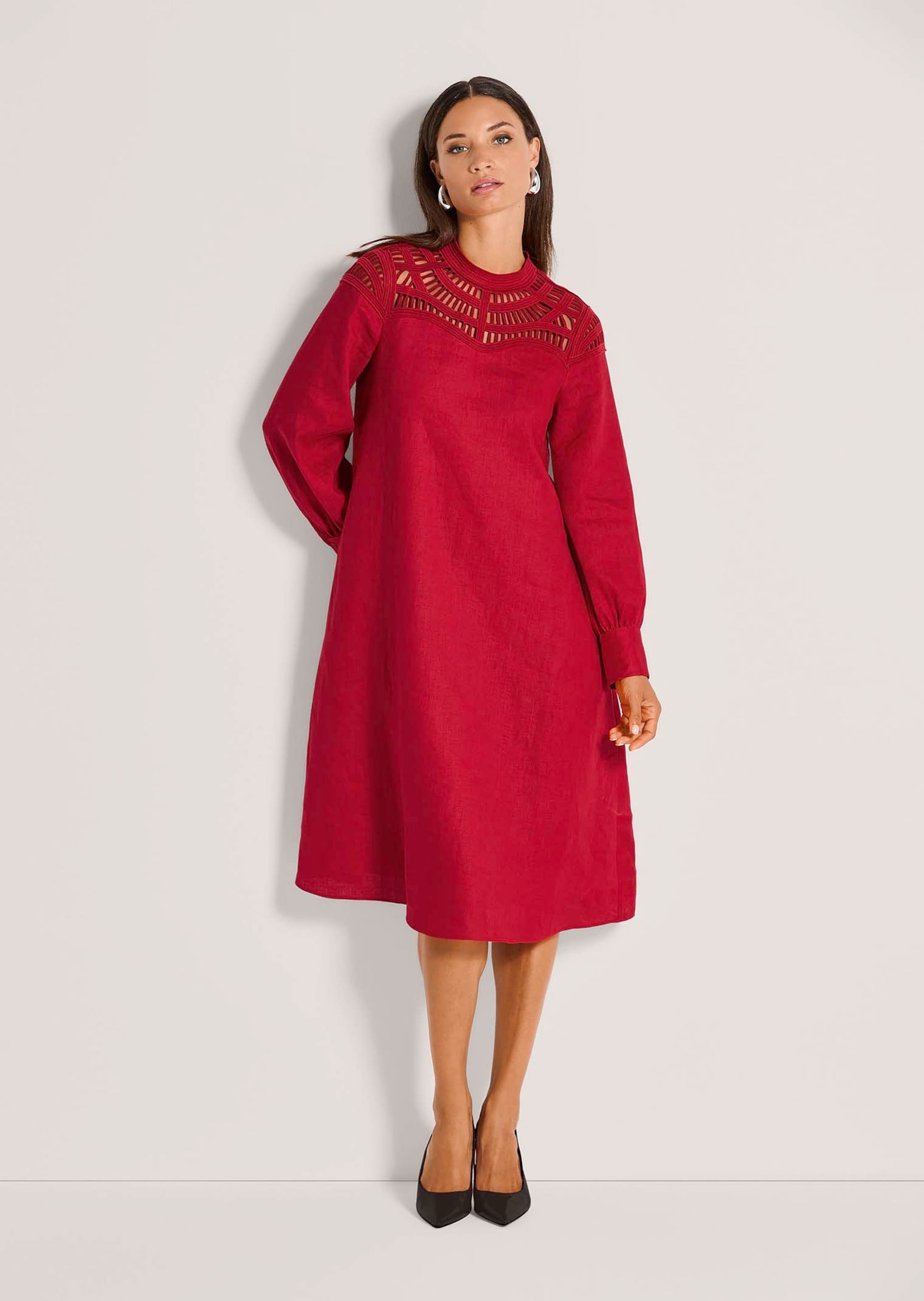 MADELEINE Sommerkleid »Spitzenkleid Sommerkleid aus Naturgarn und Spitze« Aufwendige Detailverarbeitung