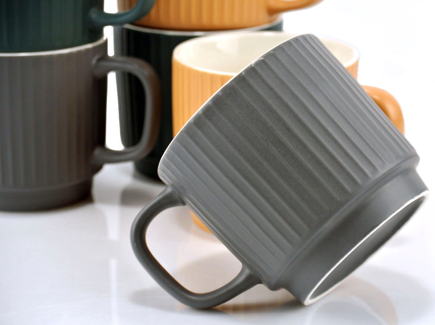 Retsch Arzberg Becher »NATURE« reliefiertes Porzellan mit kleinem Standfuß in topaktuellen Farben