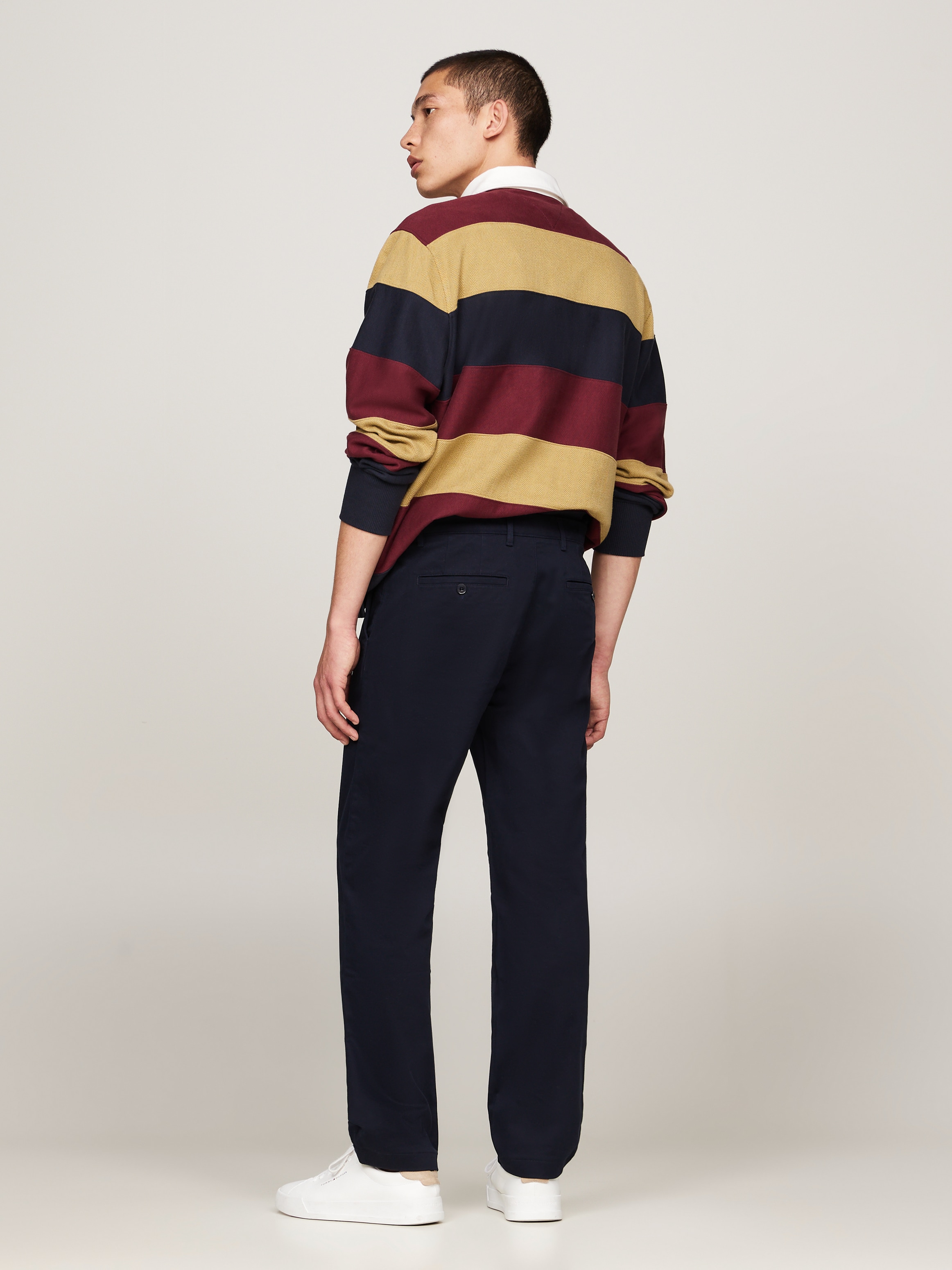 Tommy Hilfiger Chinohose »DENTON CHINO SATIN«, mit Gesäßtaschen mit Knopf, Logostickerei
