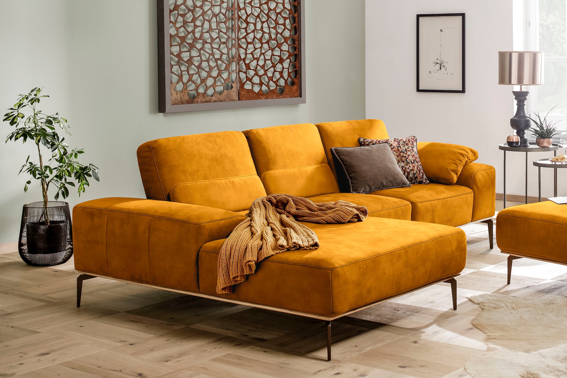 W.SCHILLIG Ecksofa »run, Designsofa mit tollem Sitzkomfort, bequem, L-Form«, mit Holzsockel, Füße in Bronze pulverbeschichtet, Breite 279 cm
