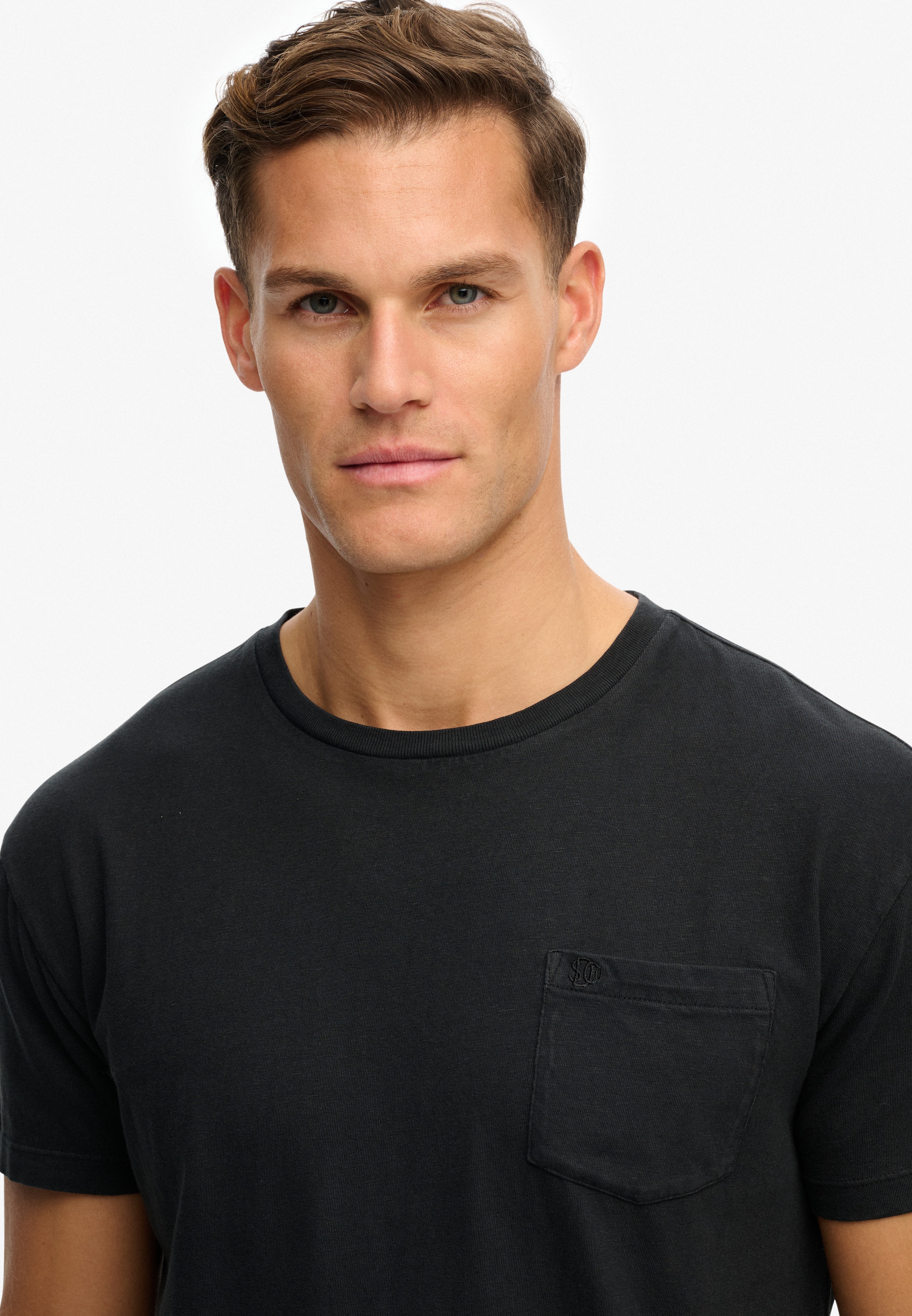 Superdry Rundhalsshirt »COTTON CLASSIC LINEN PKT TEE« aus tollem Baumwoll-Leinen-Mischgewebe