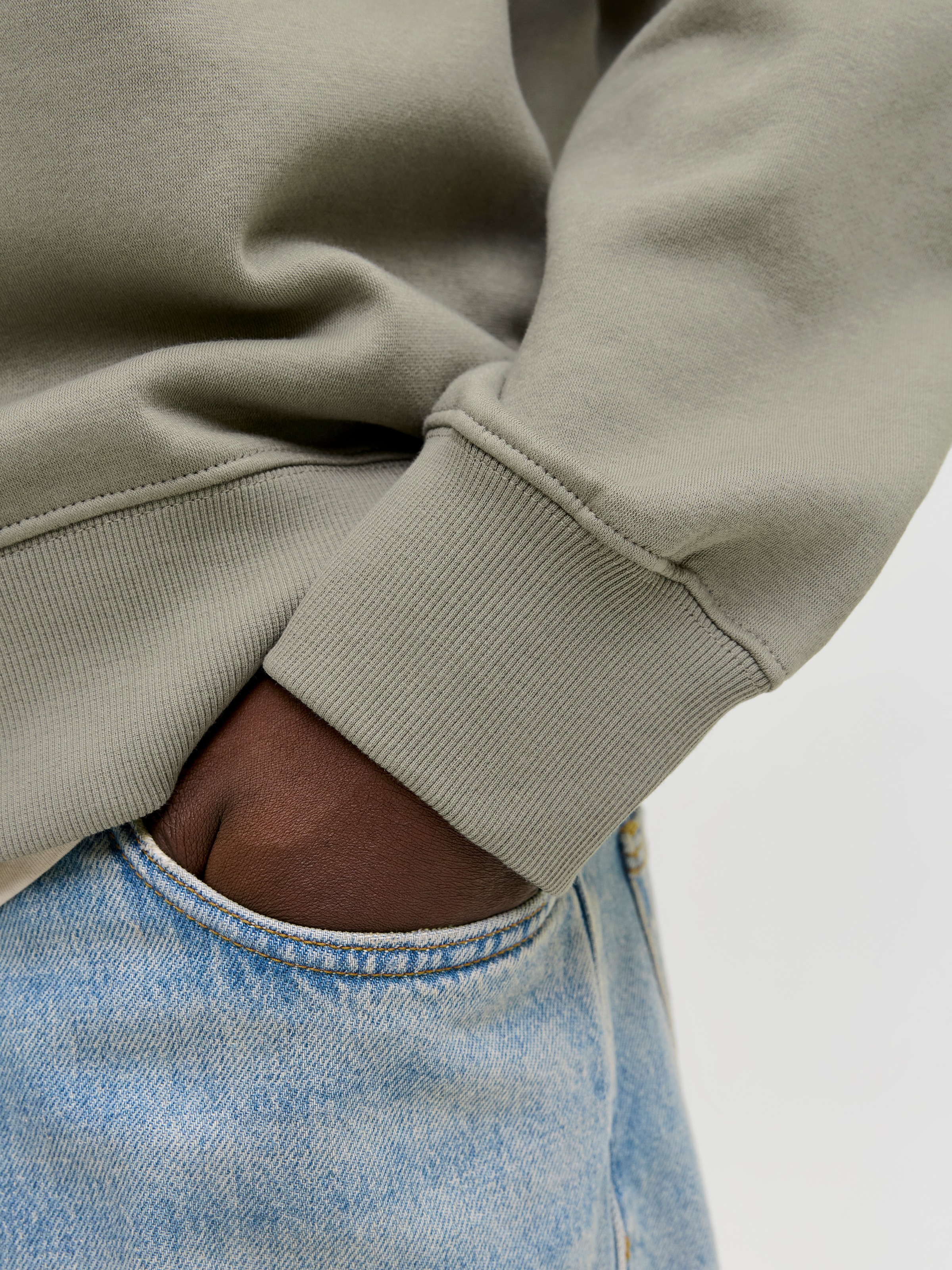 Jack & Jones Sweatshirt »JJESTAR BASIC SWEAT CREW NECK NOOS«, mit Rundhalsausschnitt
