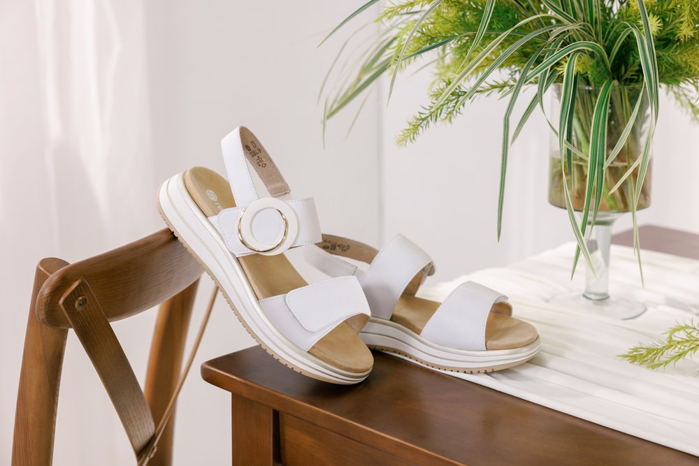 Remonte Plateausandale  Sommerschuh, Sandalette mit Softfußbett und zwei Klettverschlüssen
