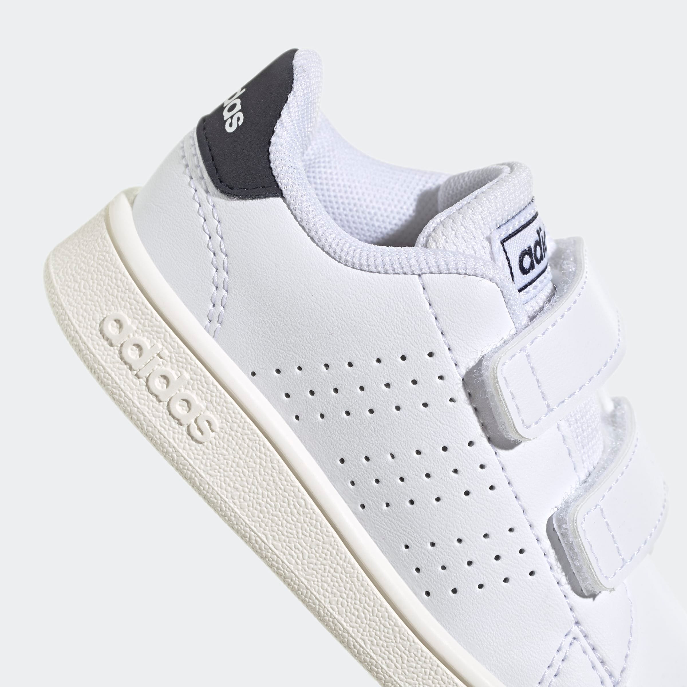 adidas Sportswear Sneaker »ADVANTAGE LIFESTYLE COURT TWO HOOK-AND-LOOP«, Design auf den Spuren des adidas Stan Smith