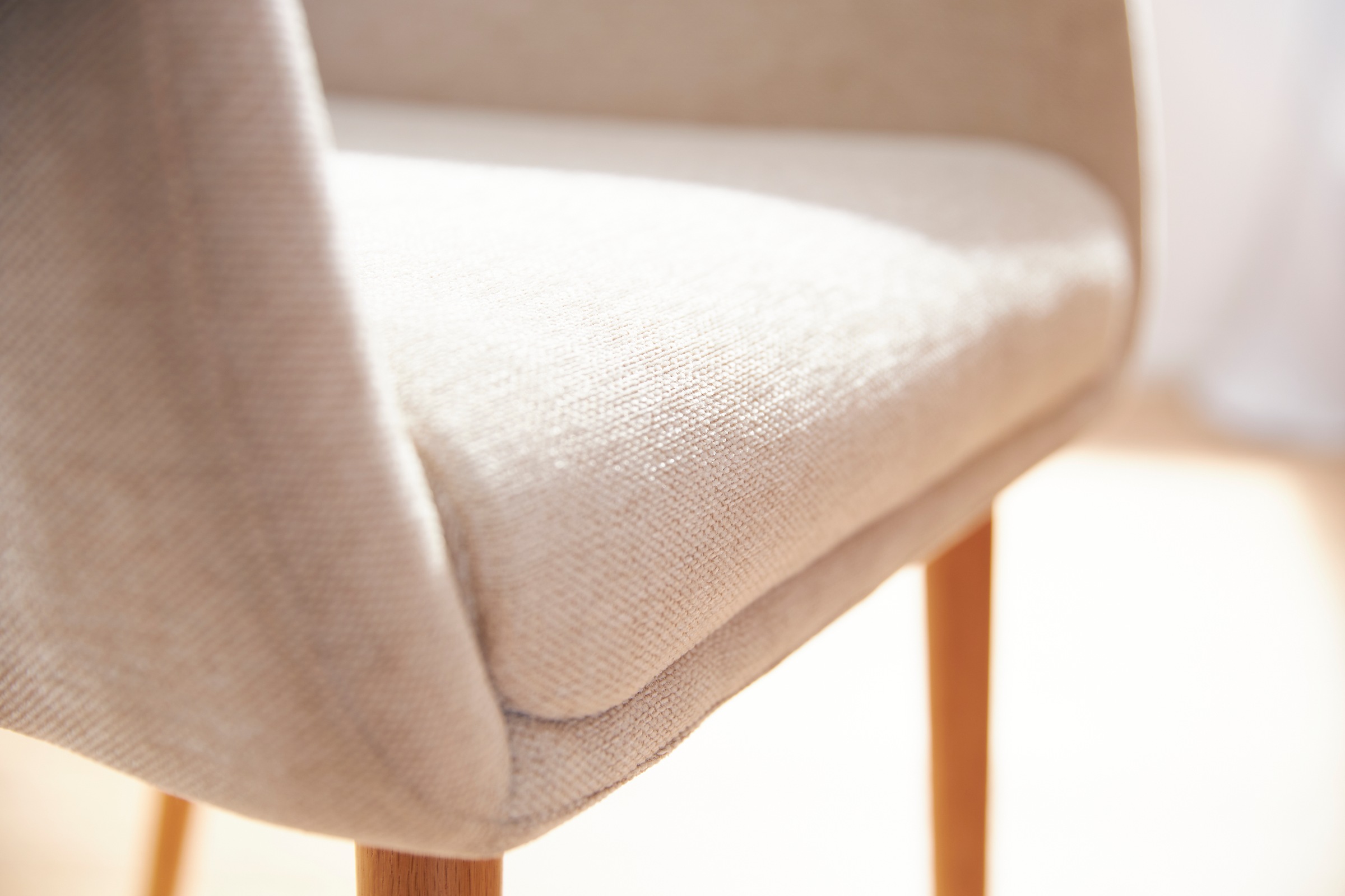 LeGer Home by Lena Gercke Esszimmerstuhl »Fleur«, Struktur fein, Beine aus Massivholz, bequemer Polsterstuhl, Schalenstuhl