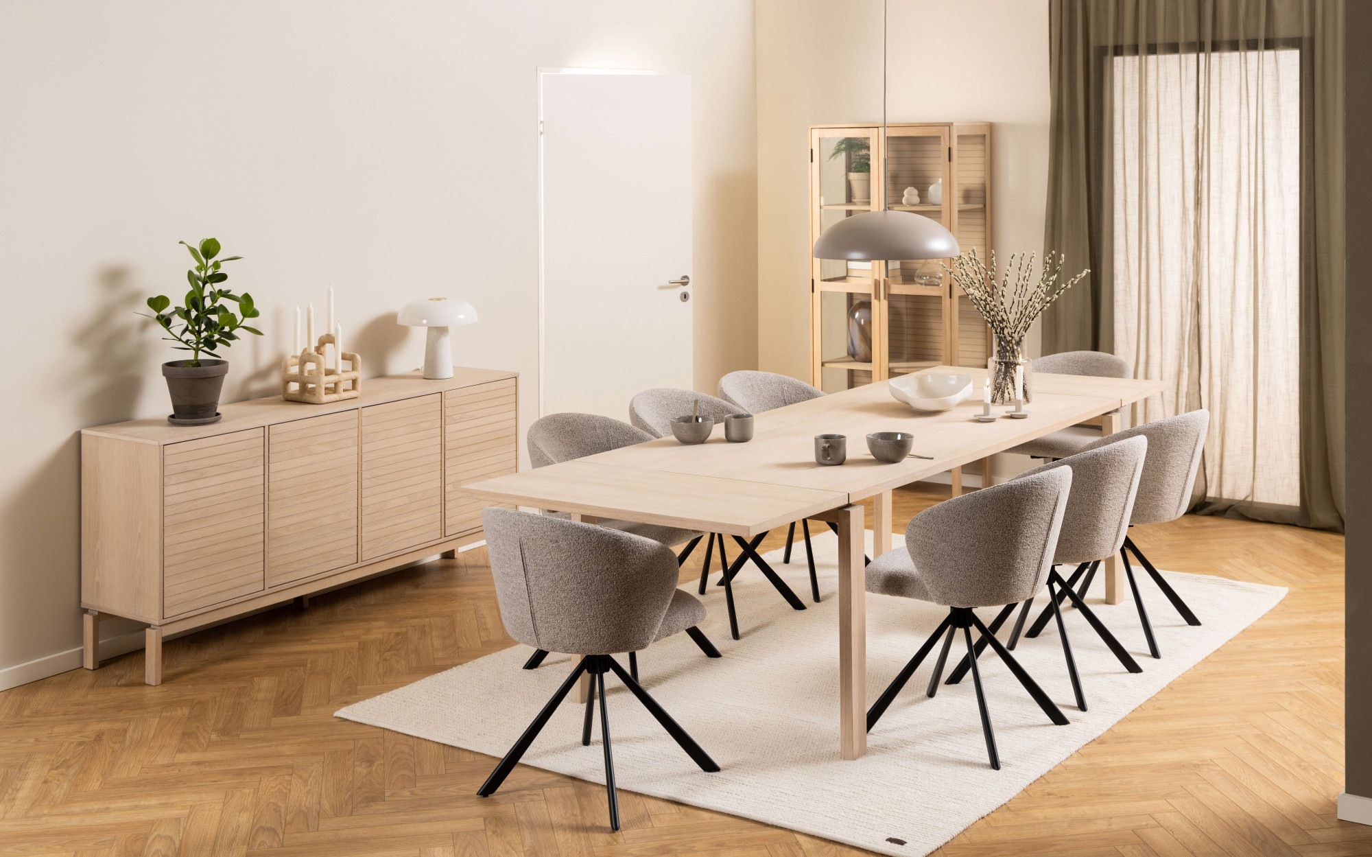 ACTONA GROUP Esszimmerstuhl »Pippa Armlehnstuhl, Drehstuhl,«, Luxus-Microfaser, beiger Stoff, schwarze Stahlbeine, Nähte, Drehbar, 2er-Set.