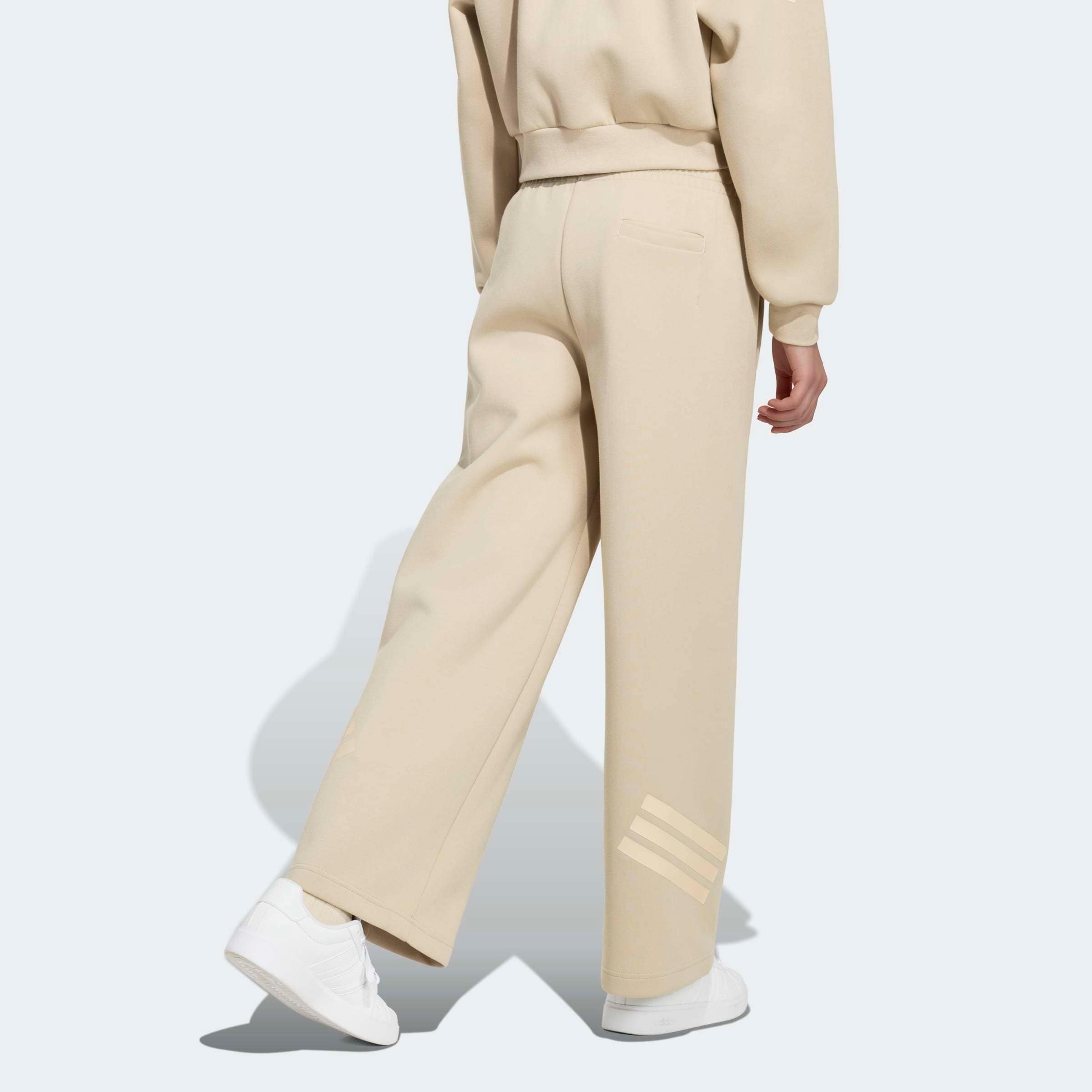 adidas Sportswear Sporthose »FUTURE ICONS 3-STREIFEN MIT WEITEM BEIN«
