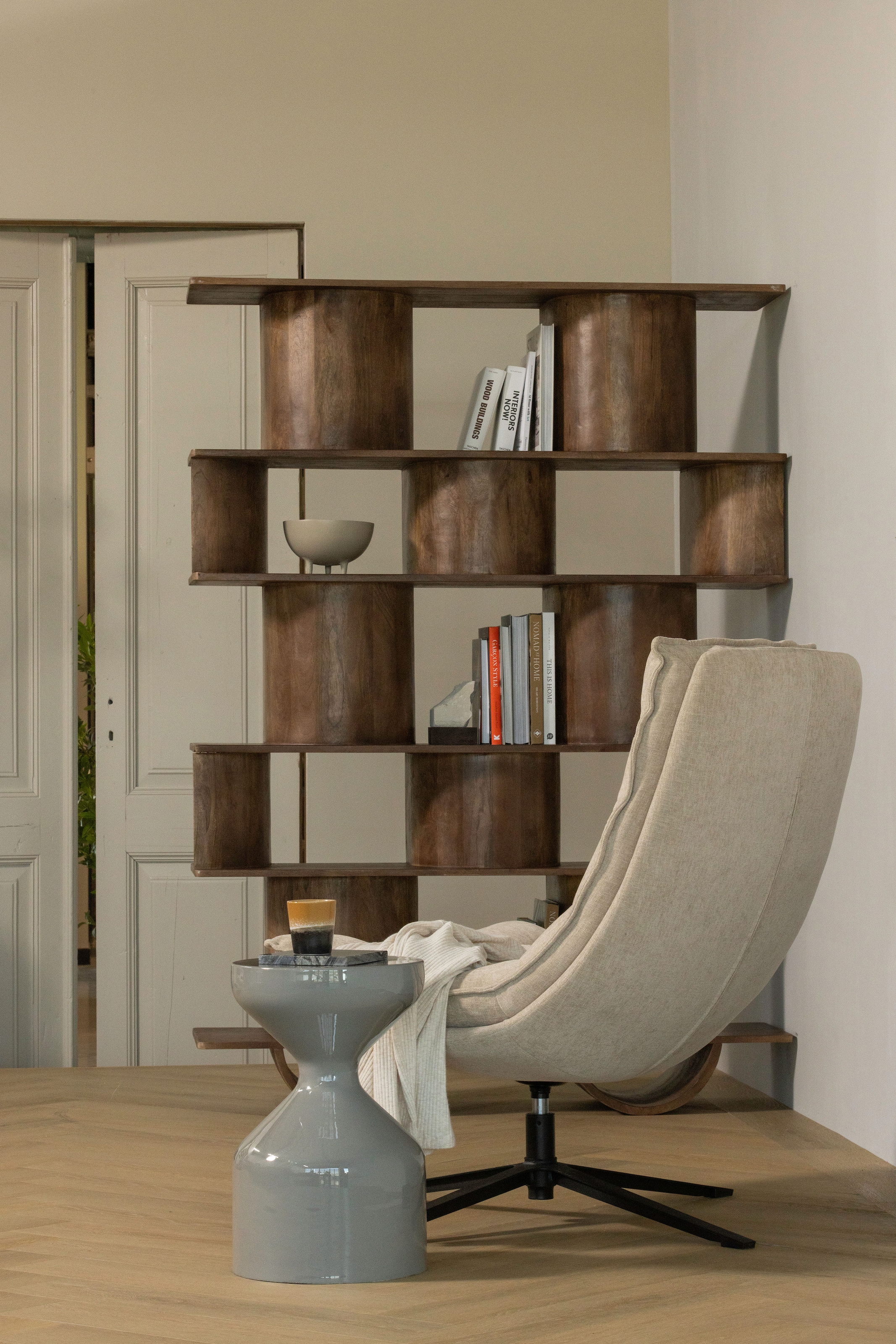 WOOOD Drehsessel »Kube mit Drehmechanismus inkl. Hocker B 74 x T 89 x H 100 cm« Hohe Verschleißfestigkeit, Newt-Chenillebezug, Tragkraft 120 kg