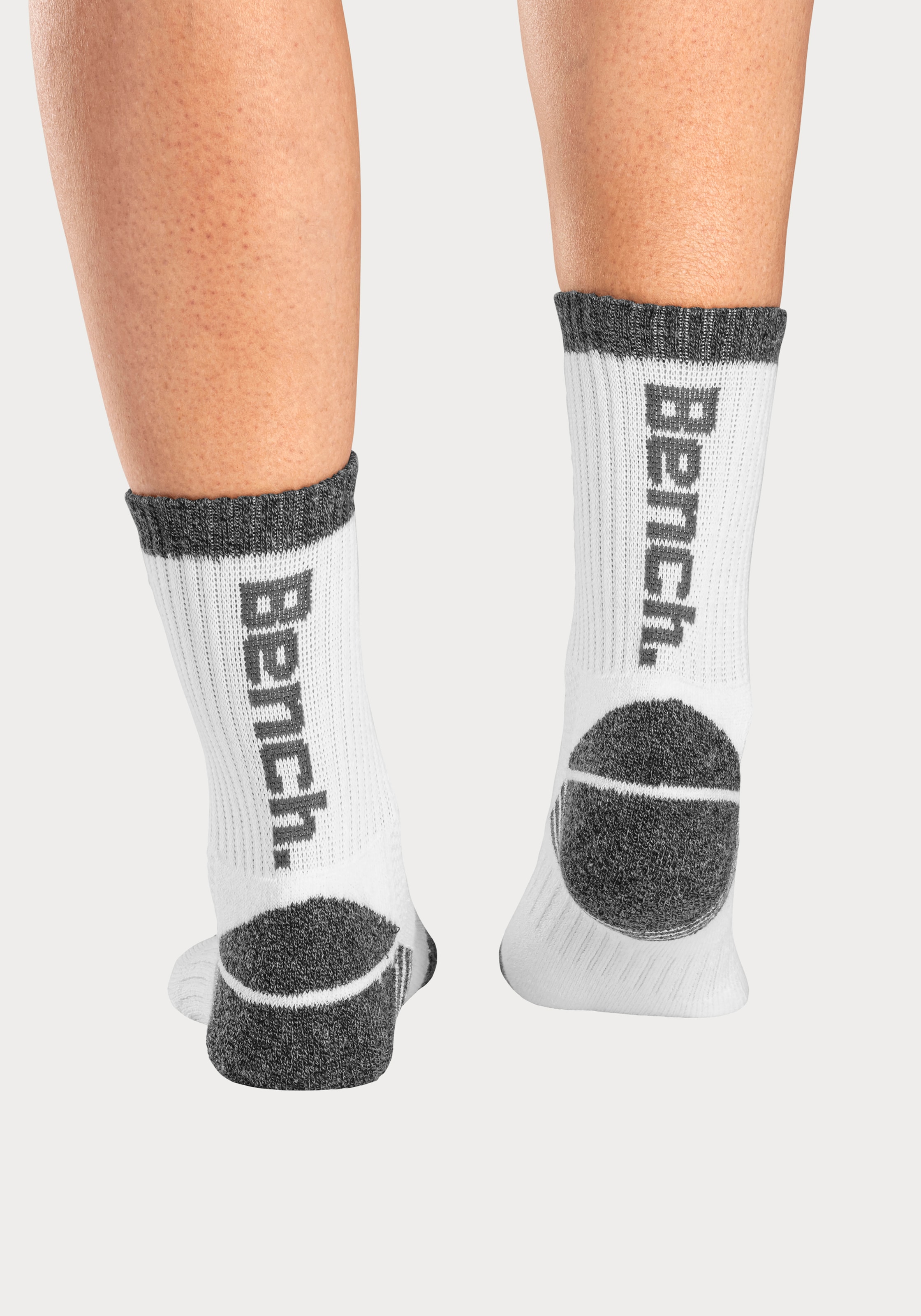 Bench. Tennissocken, (Packung, 3 Paar), mit Pikeestruktur und Mittelfußgummi