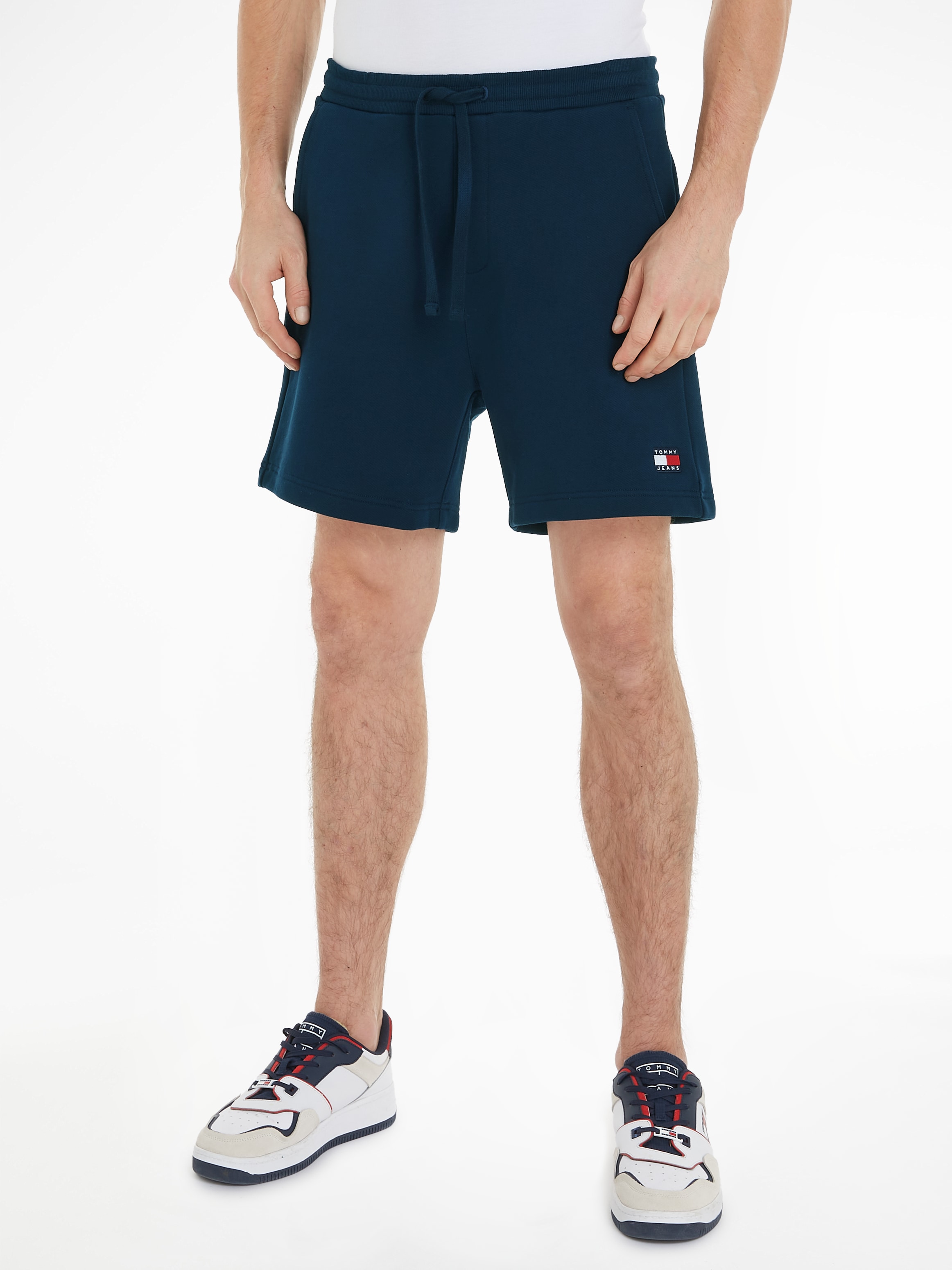 Sweatshorts »TJM BADGE BEACH SHORT«, mit Logopatch