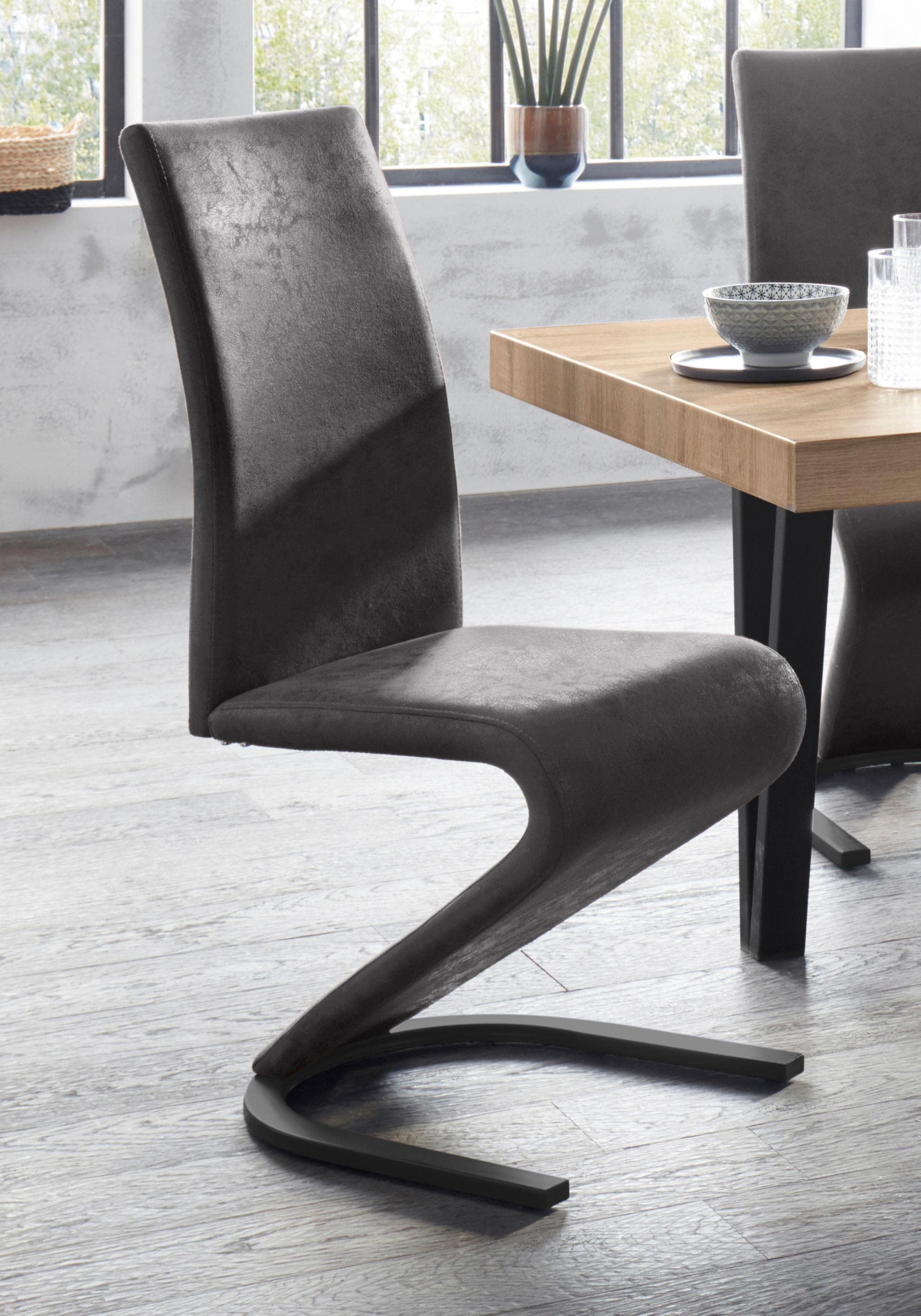 Home affaire Esszimmerstuhl »Ziri Schwingstuhl« (Set) 2 Stk.Bezug aus strapazierfähiger Microfaser, schwarzes Metallgestell