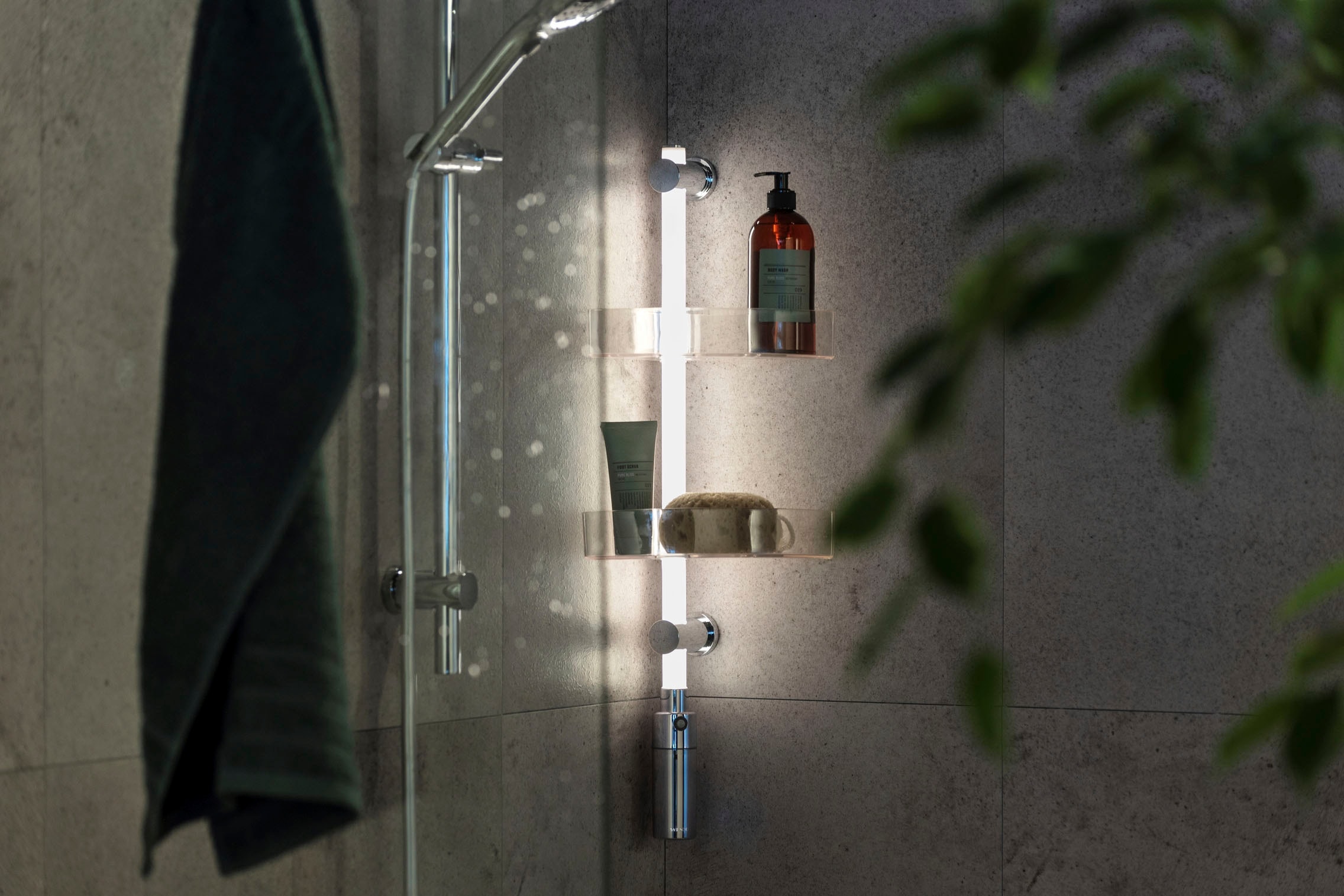 WENKO Duschregal »LED Duscheckregal«, 74 cm, LED-Duschstange mit Bewegungsmelder und 2 Ablagen
