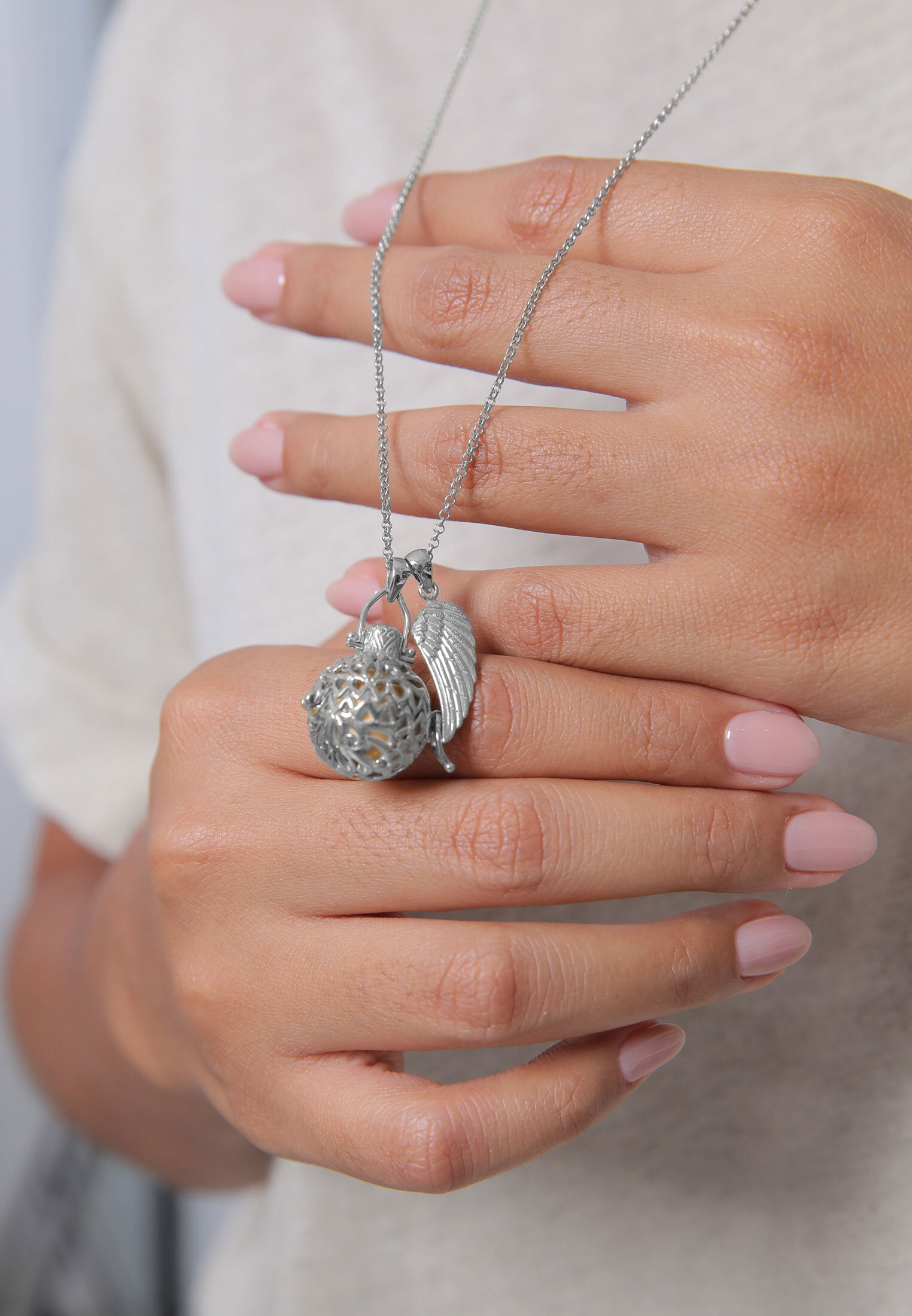 Nenalina Lange Kette »Halskette Engelsflüsterer Granat (16 mm) Flügel 925 Silber«