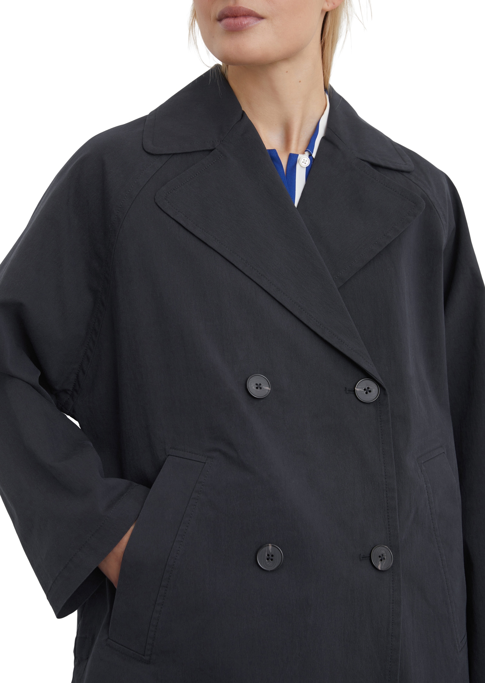Marc O'Polo Trenchcoat, markant abgerundeten und seitlich geschlitzten Saumlinie