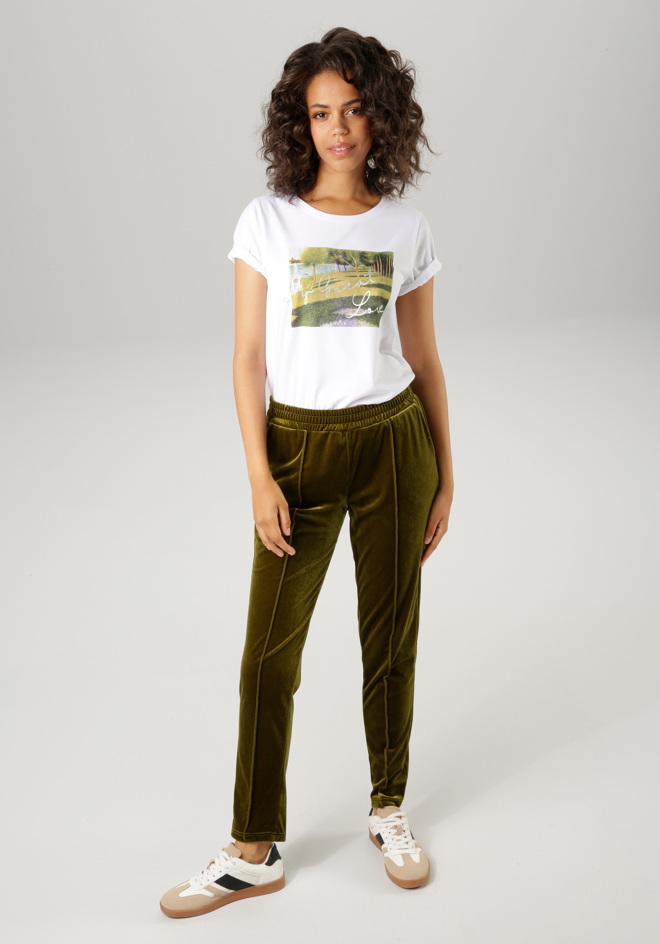 Aniston CASUAL Schlupfhose, aus edlem, glänzenden Samt