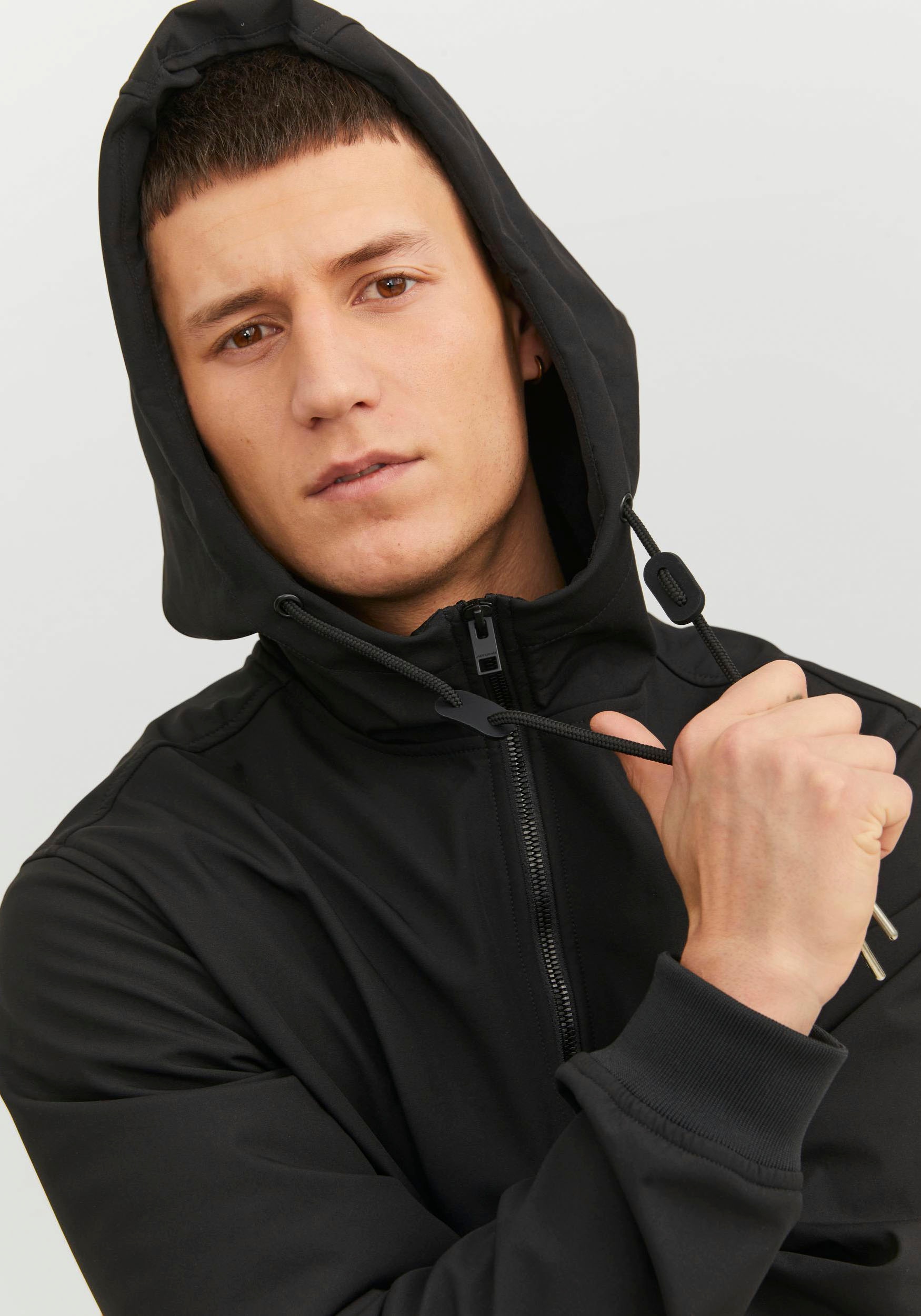 Jack & Jones Softshelljacke »JJEBASIC SOFTSHELL HOOD NOOS«, mit Kapuze