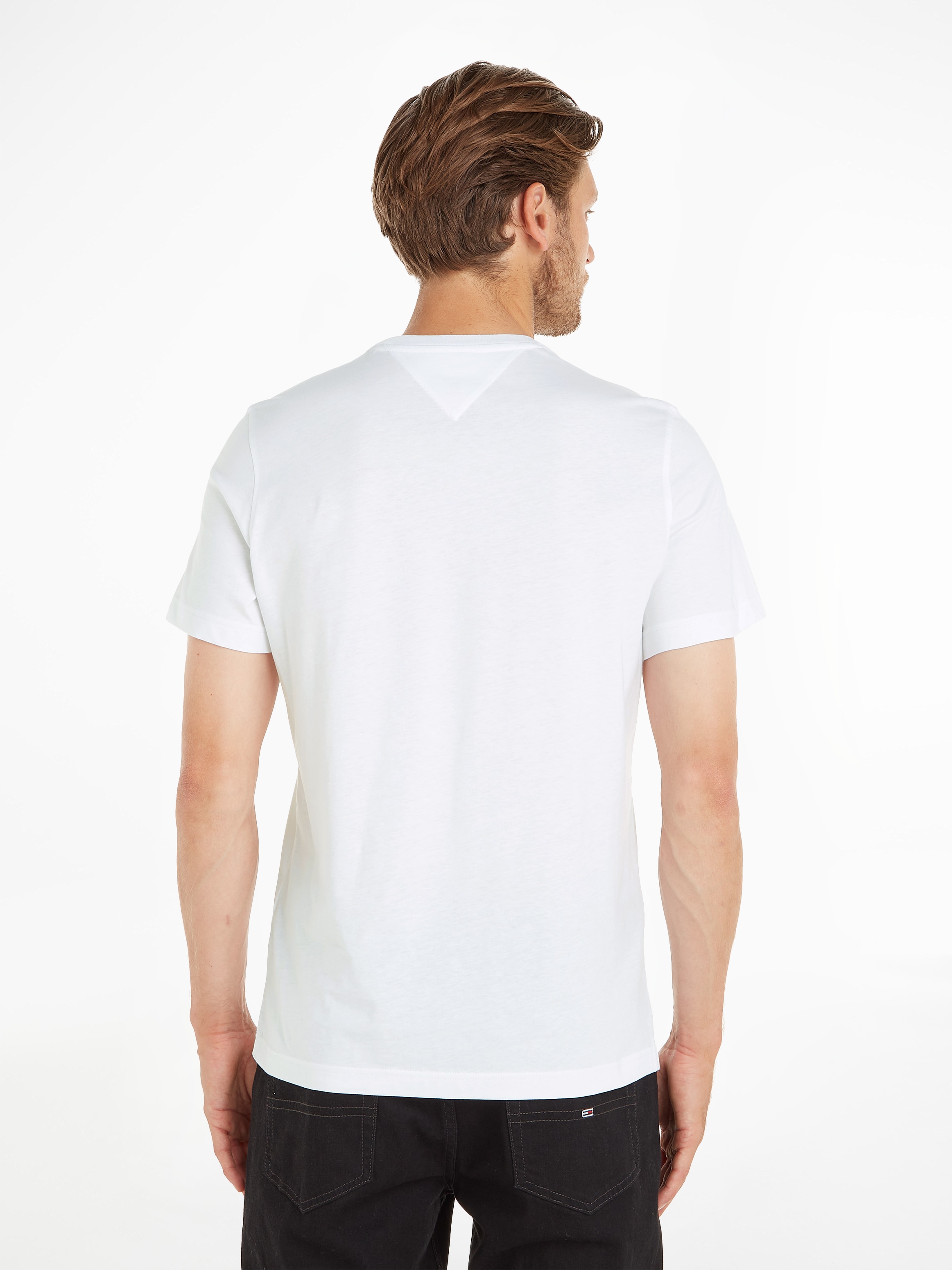 Tommy Jeans T-Shirt »TJM ESSENTIAL SOLID TEE«, mit Rundhalsausschnitt und dezenter Logo-Flag