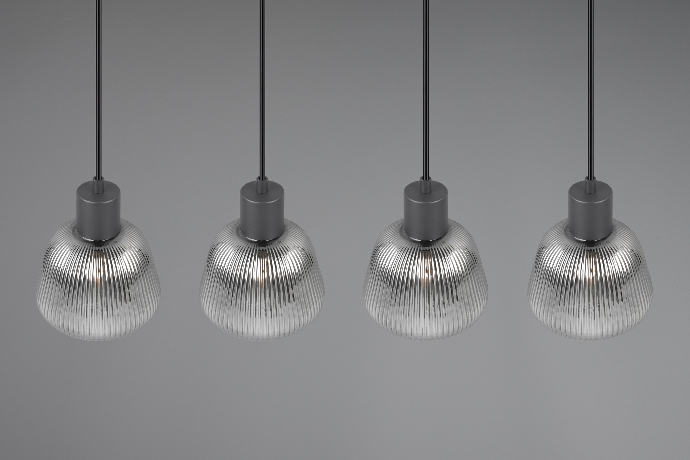 TRIO Leuchten Pendelleuchte »TARIFA, 4-flammige Hängeleuchte exkl 4xE27 max 25W, Glas Hängelampe« E27 1 Stk. warmweiß - kaltweiß höhenverstellbar max 150cm Glas in Riffeloptik und leicht verspiegelt